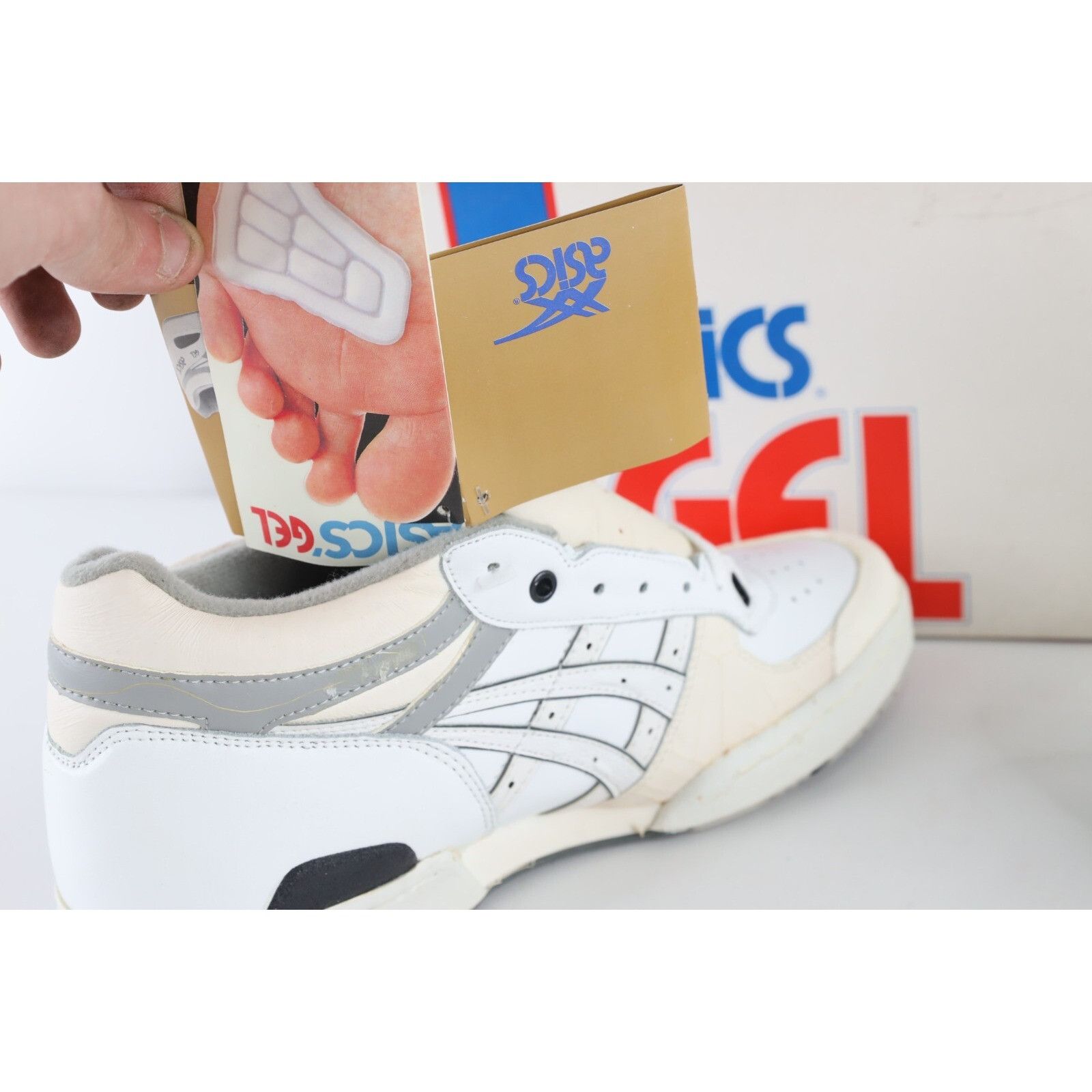 Asics NOS Vintage 90s Asics Echelon Sneakers Shoes Size US 9 / EU 42 - 9 Thumbnail