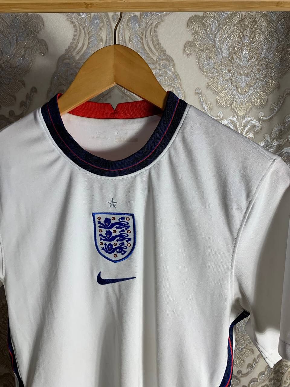 Nike Vintage Nike England Soccer Jersey Retro Manchester Y2K Size US S / EU 44-46 / 1 - 2 Thumbnail