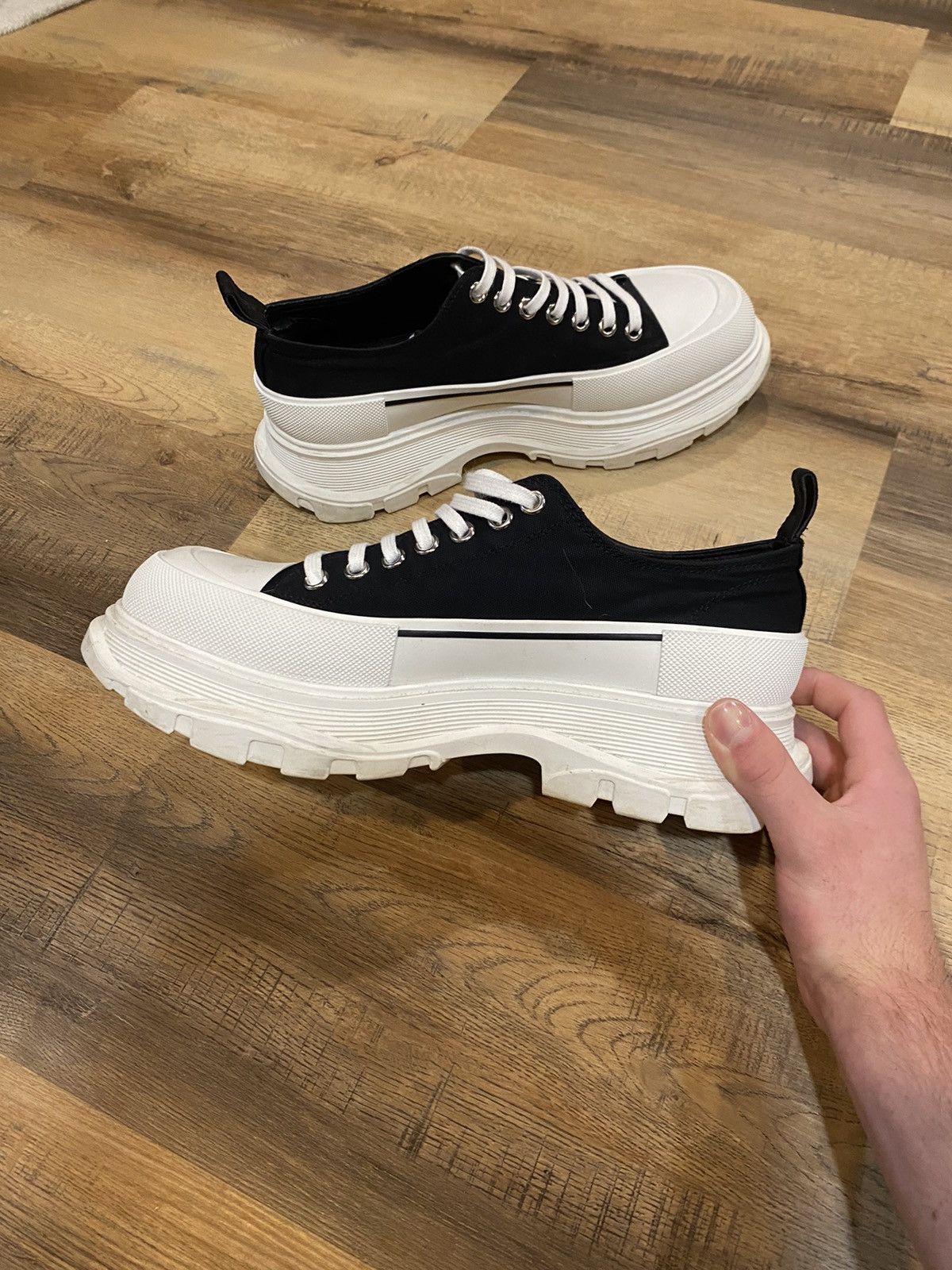 Alexander McQueen Alexander Mcqueen TreadSlick Sneaker Size US 11 / EU 44 - 4 Thumbnail