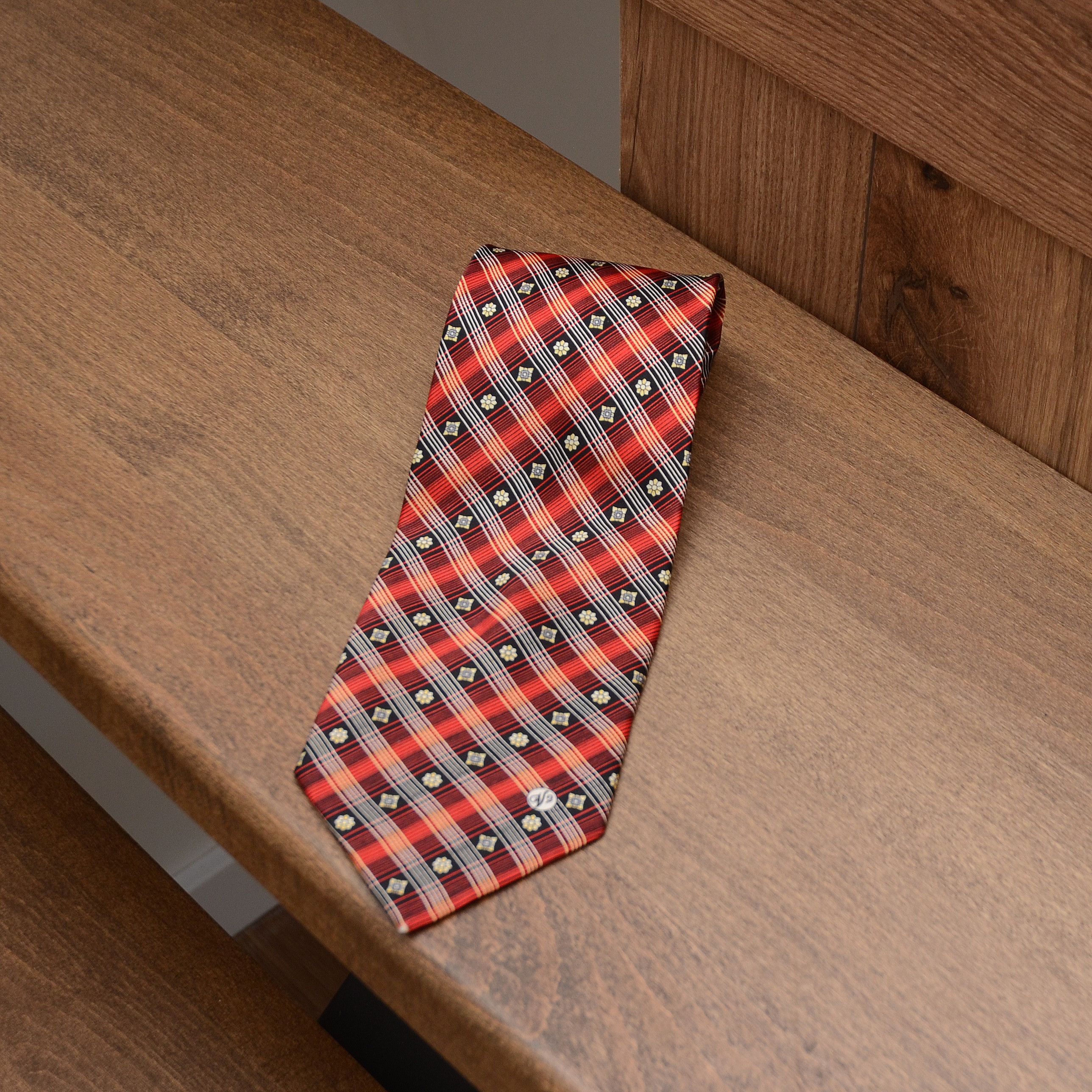 Vintage Rare Versace Classic V2 Tie Medusa Monogram Red