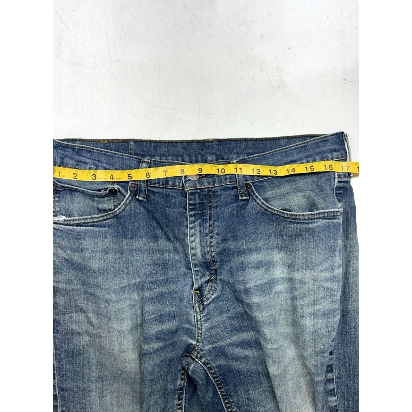 Levi's Levi's 541 Athletic Taper Jeans 35x29 Blue Denim Stretch 5-Pocket Logo Modern Classic Mens Regular Waist Inseam 29 Button Zip Size US 35 - 6 Thumbnail
