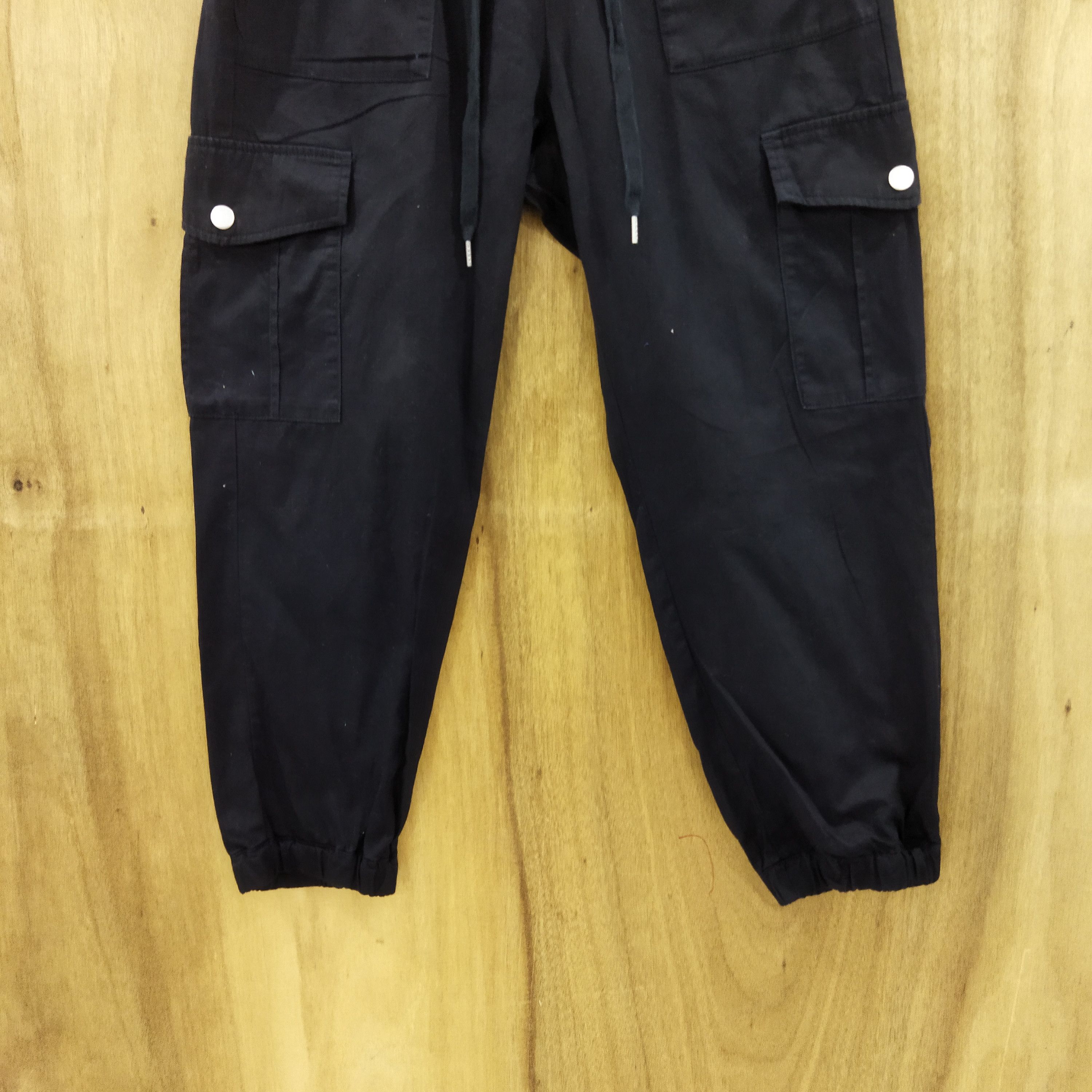 Japanese Brand 24/ C.O.Z.A BLACK SPRING WAIST CARGO PANTS Size US 26 / EU 42 - 3 Thumbnail