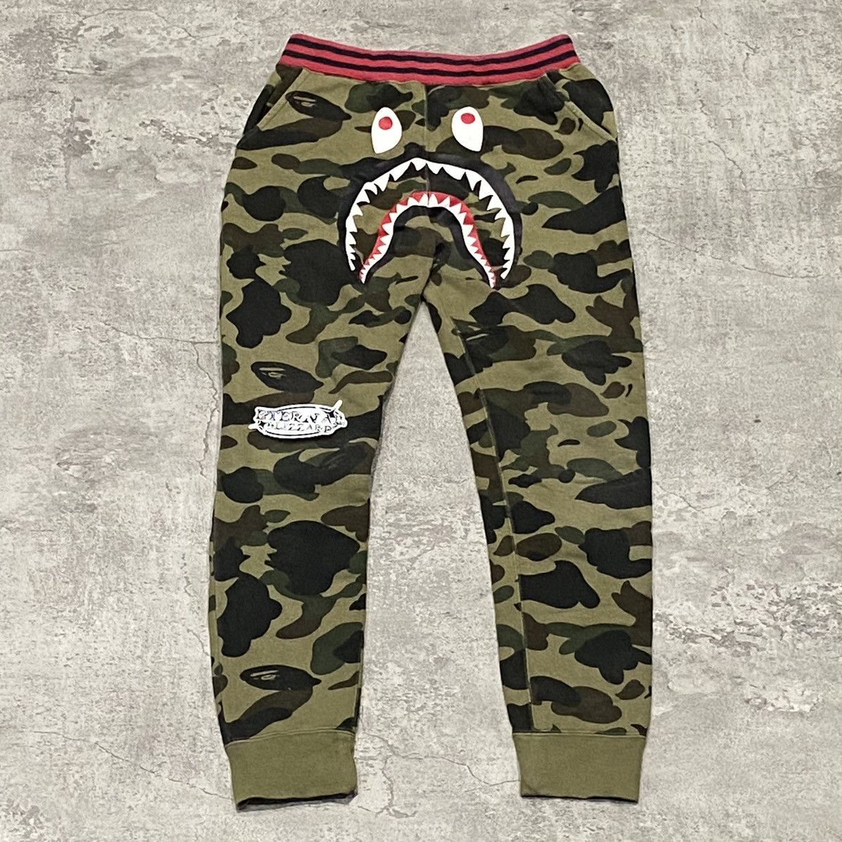 Bape Bape Shark Jogger Camo Size 24" / US 00 / IT 34 - 1 Thumbnail