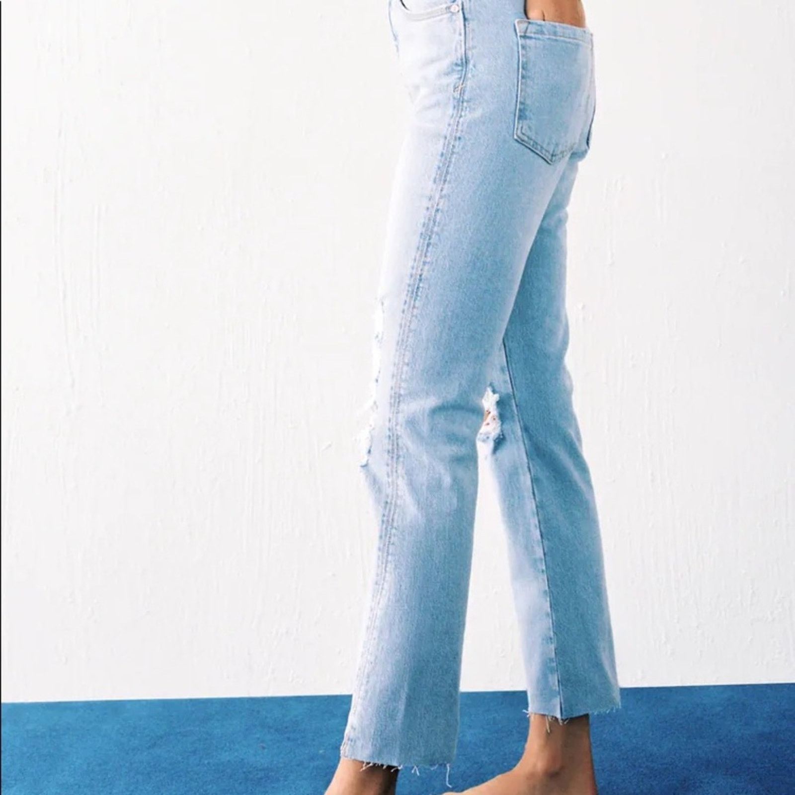 Zara ZARA SLIM FIT HIGH RISE JEANS LIGHT BLUE Size 26" / US 2 / IT 38 - 9 Thumbnail