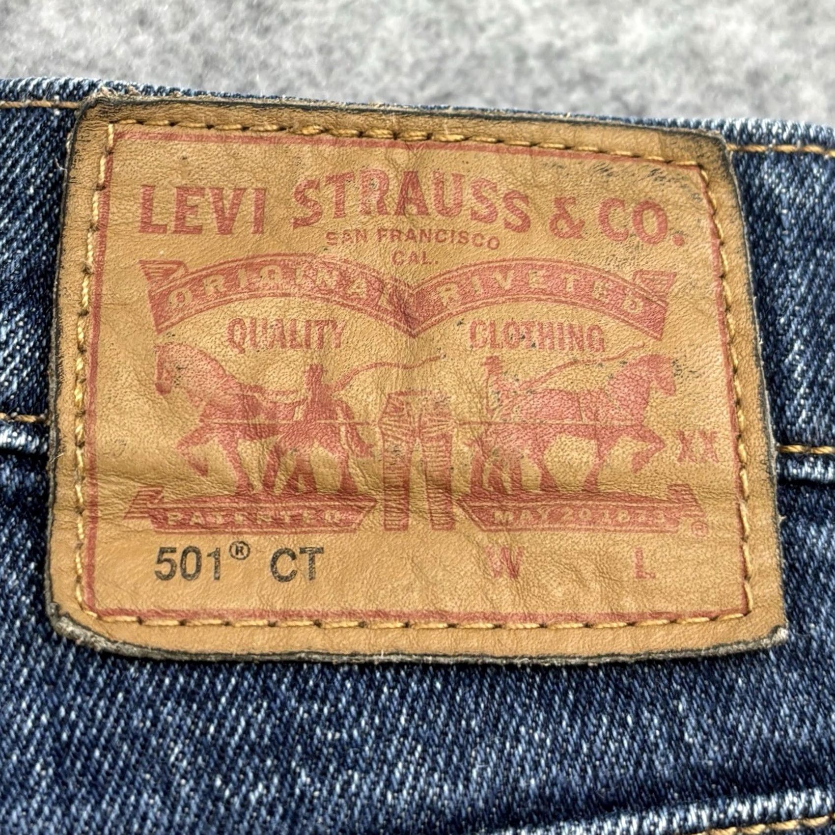 Levi's VINTAGE Levi's 501 Jeans Jeans 28W Regular L27.5 Inseam 5-Pocket Button Fly Denim Blue Men’s Regular No Pattern Size US 28 / EU 44 - 6 Thumbnail