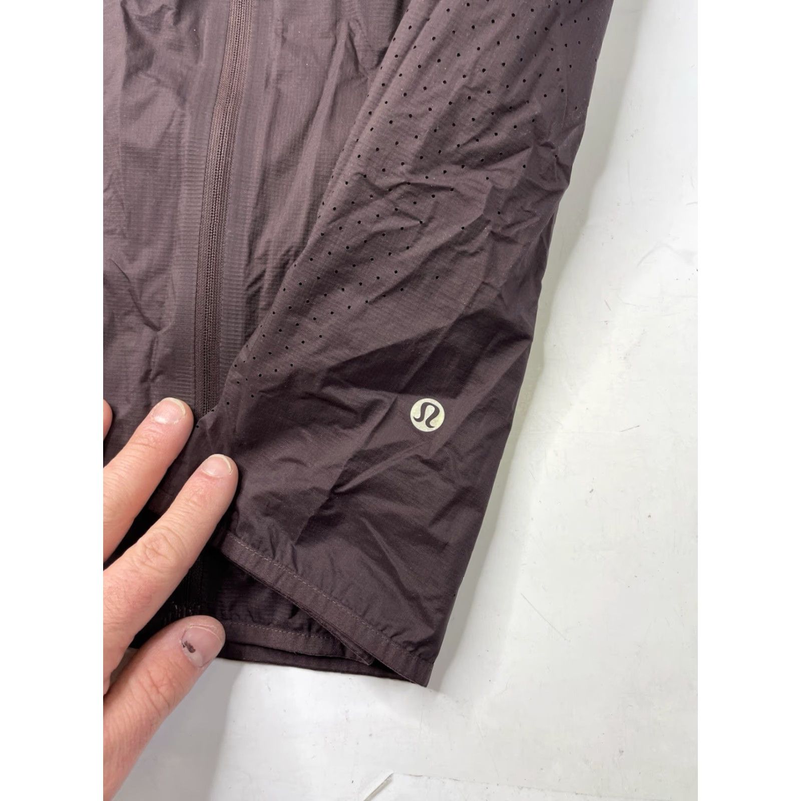 Lululemon Lululemon Like The Wind Vest Size 4 Purple Windbreaker Packable Lightweight Water Resistant Zipped Pockets Womens Size S / US 4 / IT 40 - 3 Thumbnail