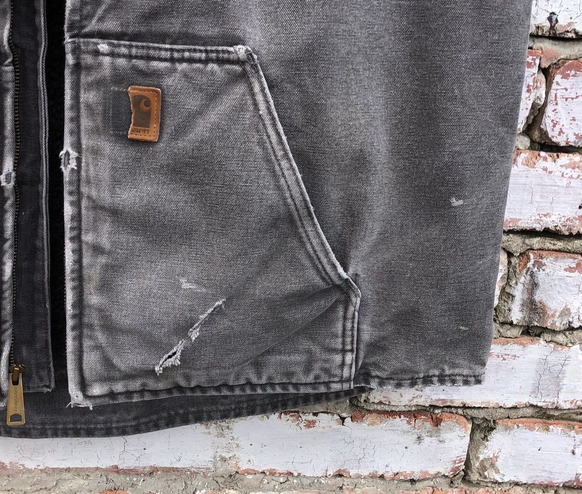 Carhartt Vintage Carhartt THRASHED Faded Sherpa Lined Vest Jacket Size US XL / EU 56 / 4 - 9 Thumbnail