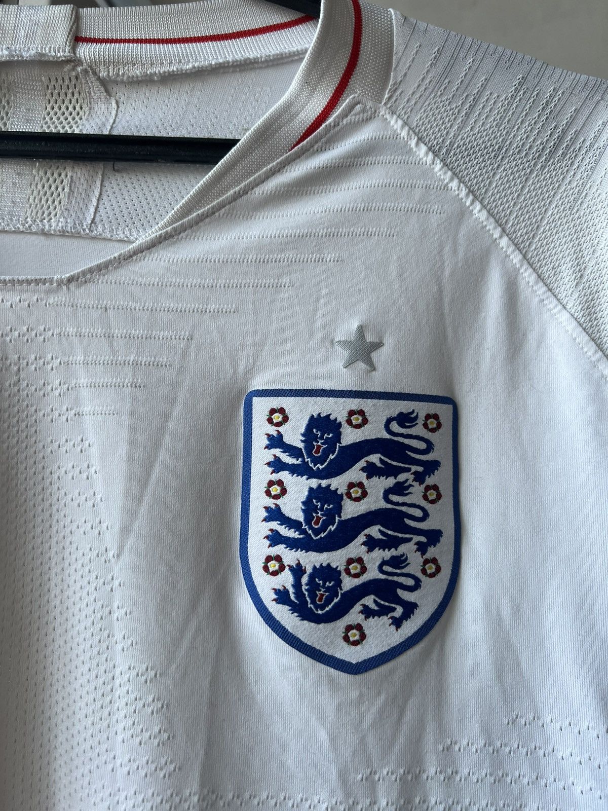 Nike 2018/19 ENGLAND TEAM HOME PLAYER ISSUED SOCCER JERSEY Size US XL / EU 56 / 4 - 5 Thumbnail