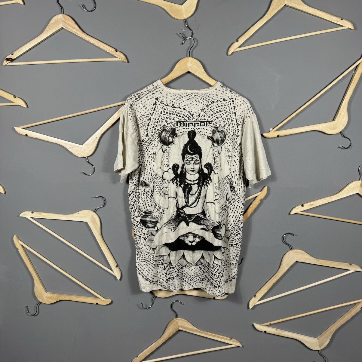 Vintage Vintage Mirror Buddha Overprint T-shirt Size US XL / EU 56 / 4 - 2 Thumbnail