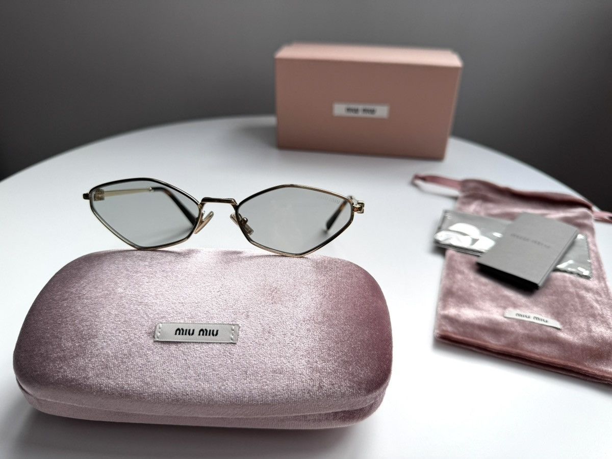 Miu Miu × Vintage NEW Miu Miu sunglasses SMU 56ZS ZVN-50K Size ONE SIZE - 4 Thumbnail