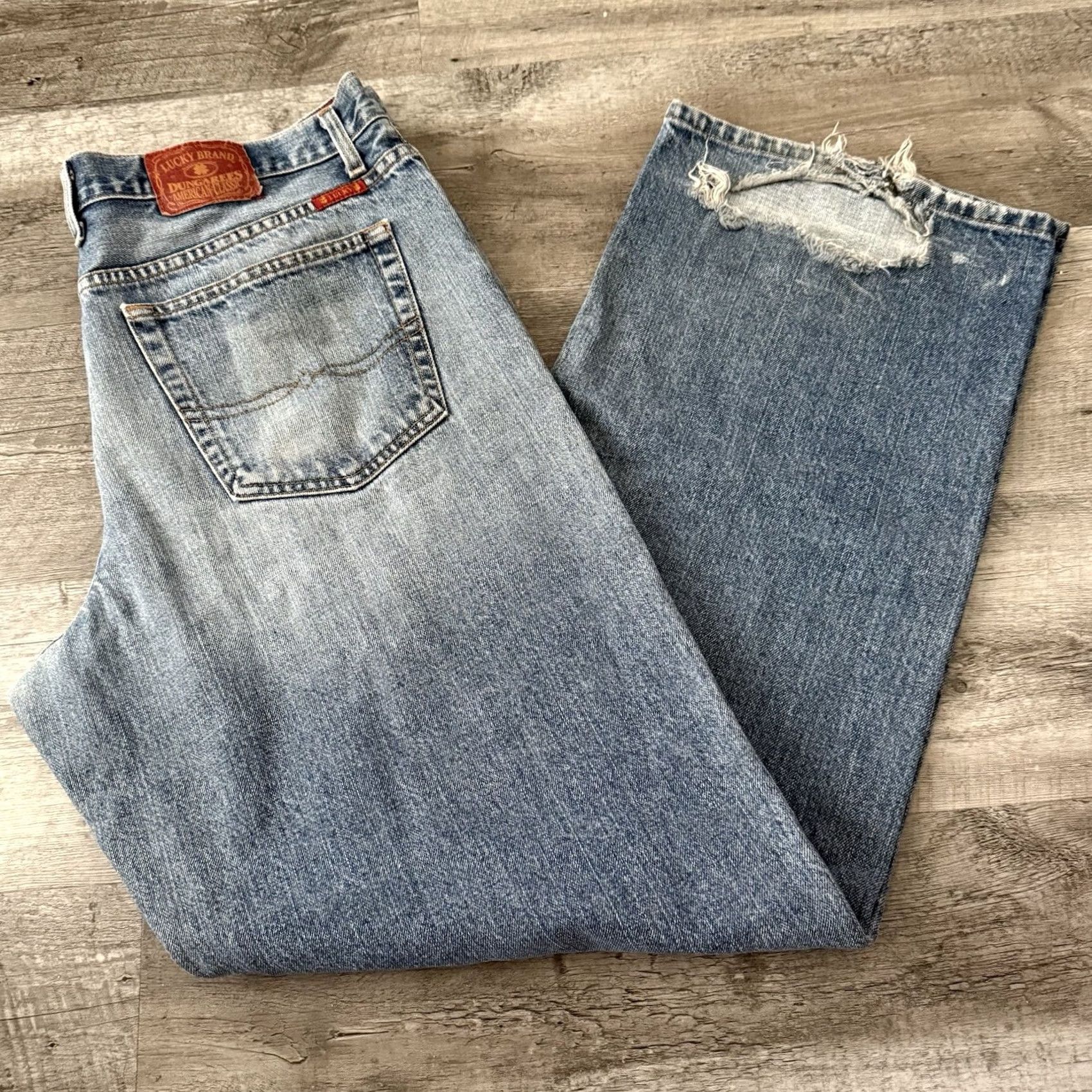Lucky Brand VINTAGE Lucky Brand Jeans Dugarees USA Made 36x34 Mens Blue 5-Pocket Denim Distressed Relaxed Zipper Old School Y2K Grassroots Size US 36 / EU 52 - 7 Thumbnail