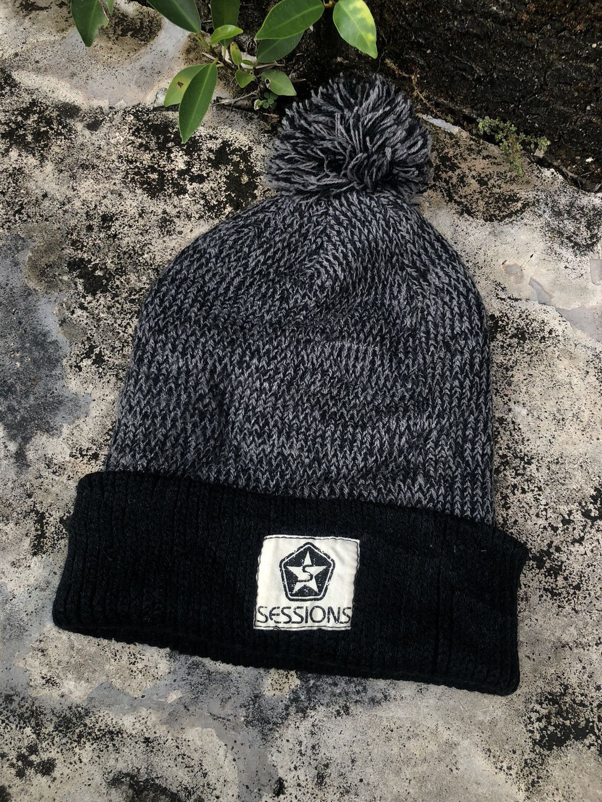 Sessions × Vintage Vintage Sessions Skateboards Beanie Size ONE SIZE - 1 Thumbnail