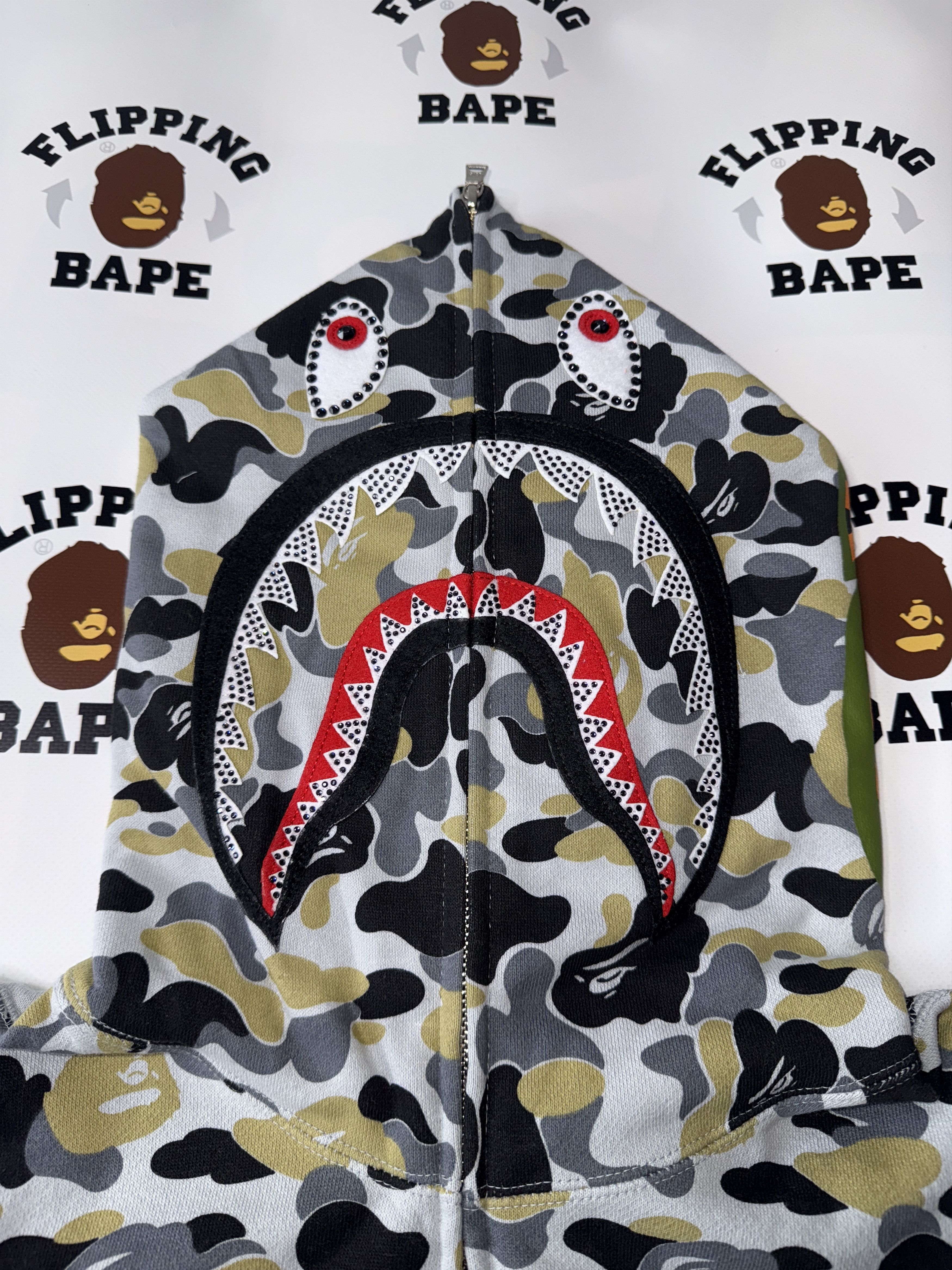 Bape BAPE STORE GINZA OPENING CRYSTAL STONE SHARK FULL ZIP HOODIE Size US M / EU 48-50 / 2 - 5 Thumbnail