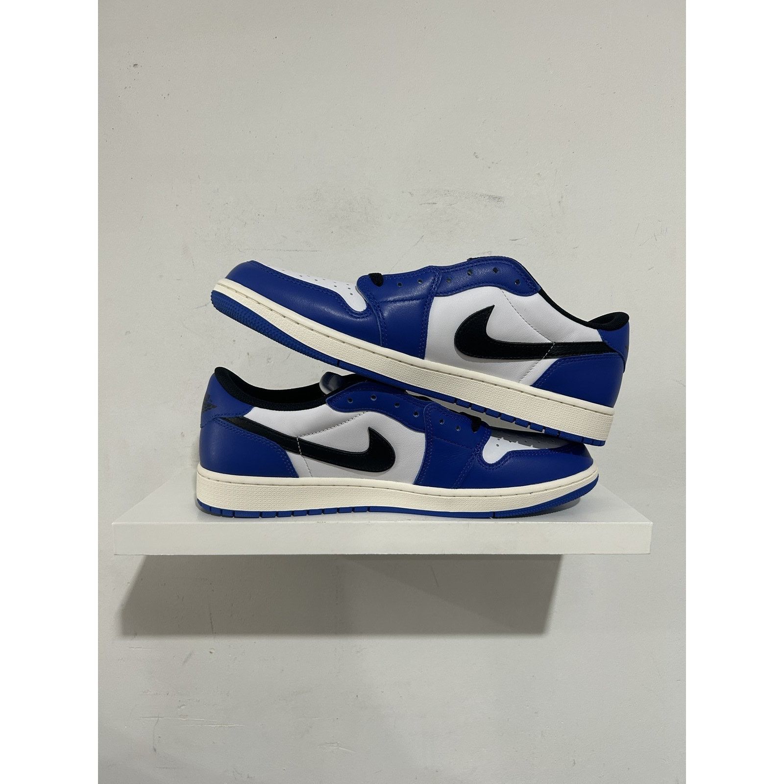 Jordan Brand JORDAN 1 LOW GAME ROYAL SIZE 13 NEW Size US 13 / EU 46 - 2 Thumbnail