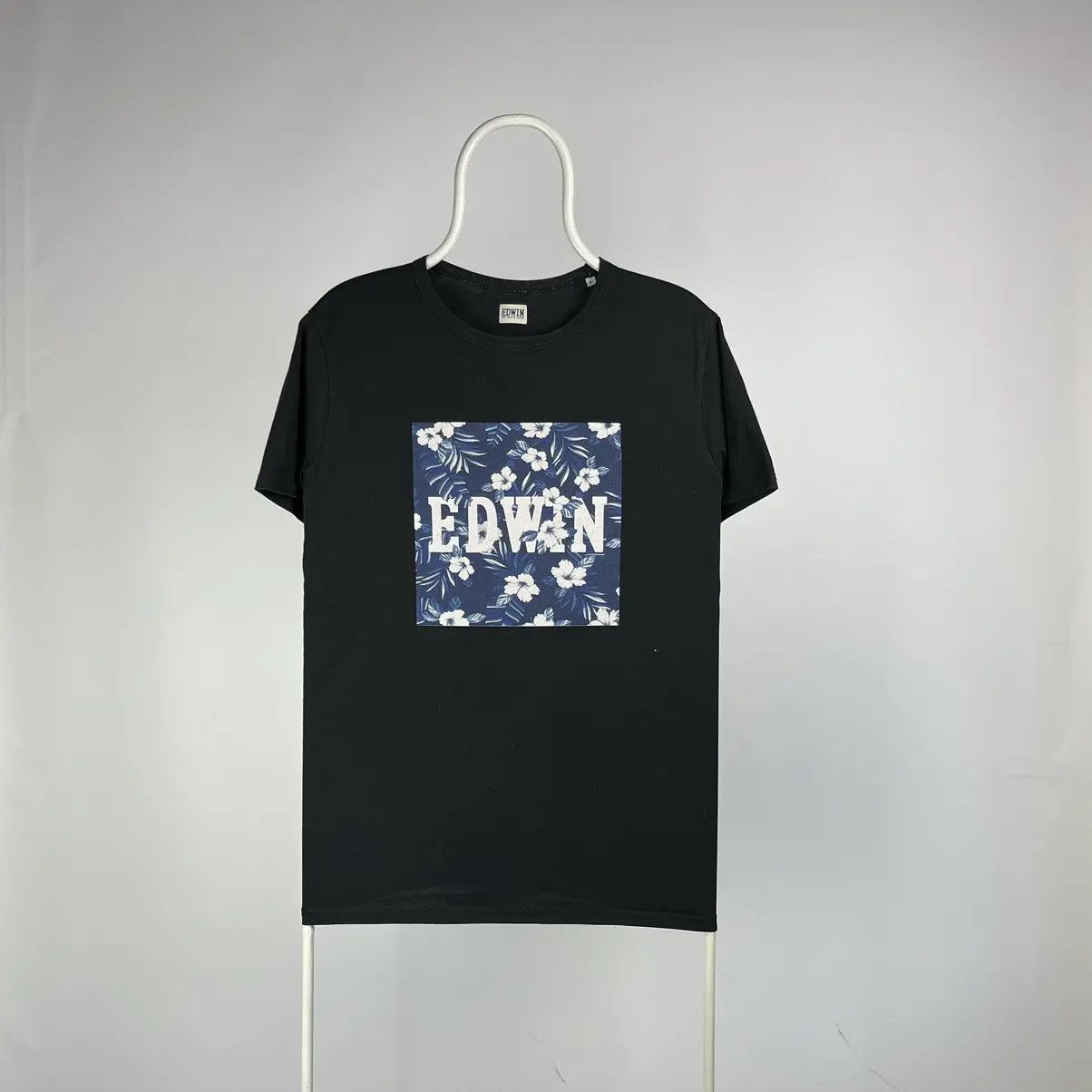 Edwin Edwin T-shirt box logo size Large Japanese Size US L / EU 52-54 / 3 - 1 Thumbnail