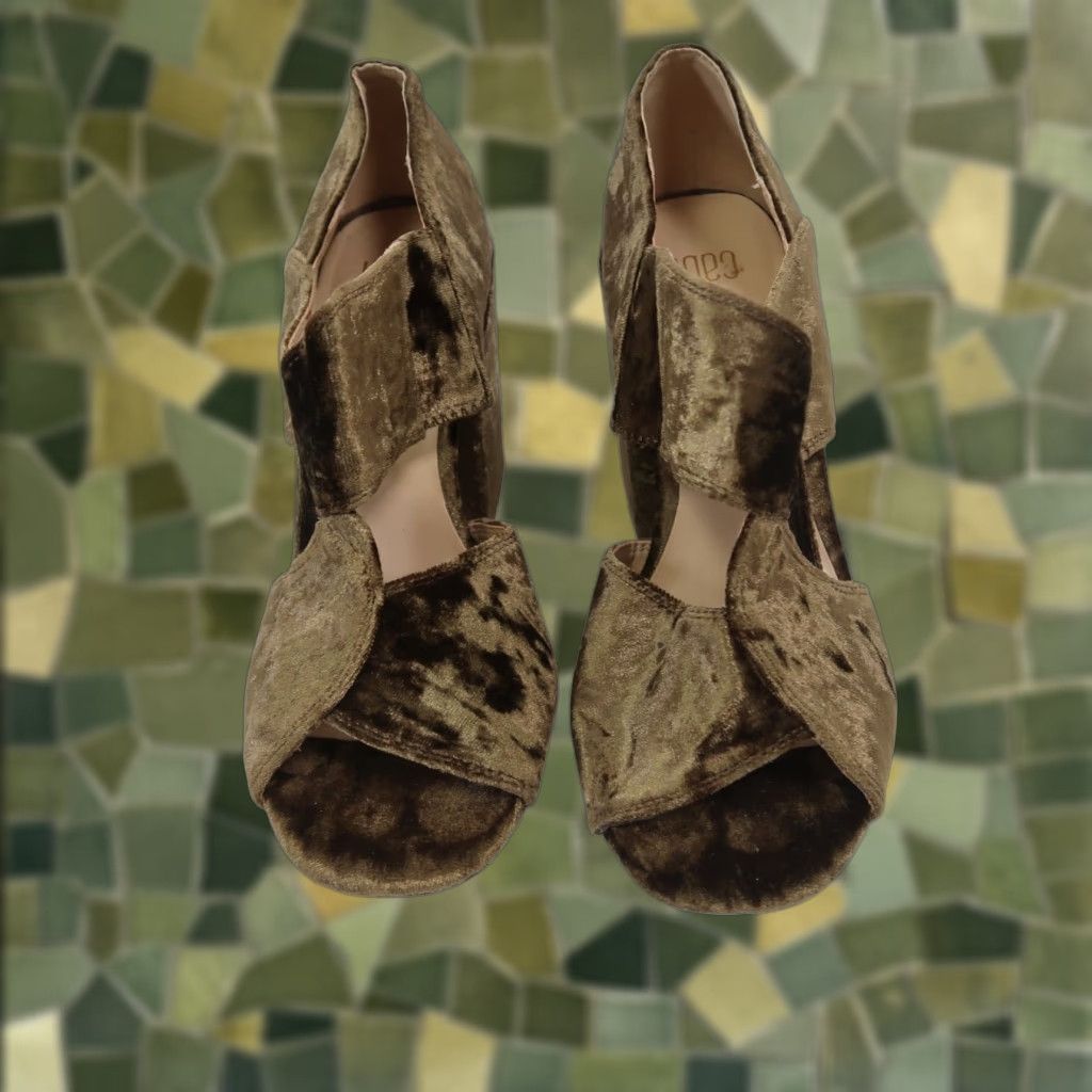 Vintage Cabi Olive Green Crushed Velvet Peep-Toe Chunky Block Heels 7 Women High Party/Cocktail Fall Spring Size US 7 / IT 37 - 1 Thumbnail