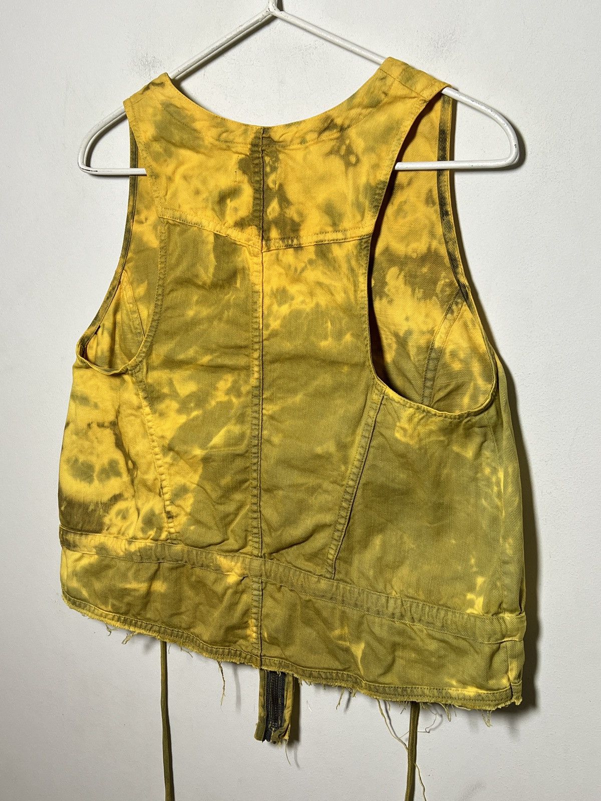 Acne Studios Acne cropped vest in a bold yellow tie-dye Size US S / EU 44-46 / 1 - 7 Thumbnail