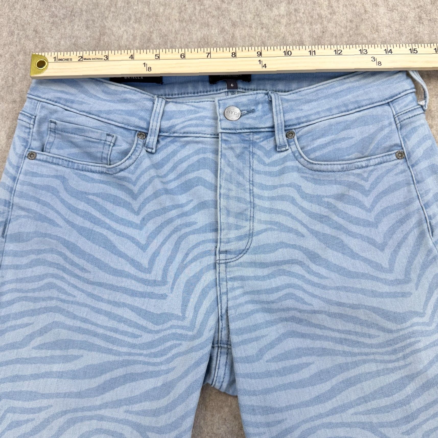 NYDJ NYDJ Bermuda Shorts Womens 6 Blue Zebra Print Mid Rise Denim Lift Tuck Shirt Size 28" / US 6 / IT 42 - 4 Thumbnail