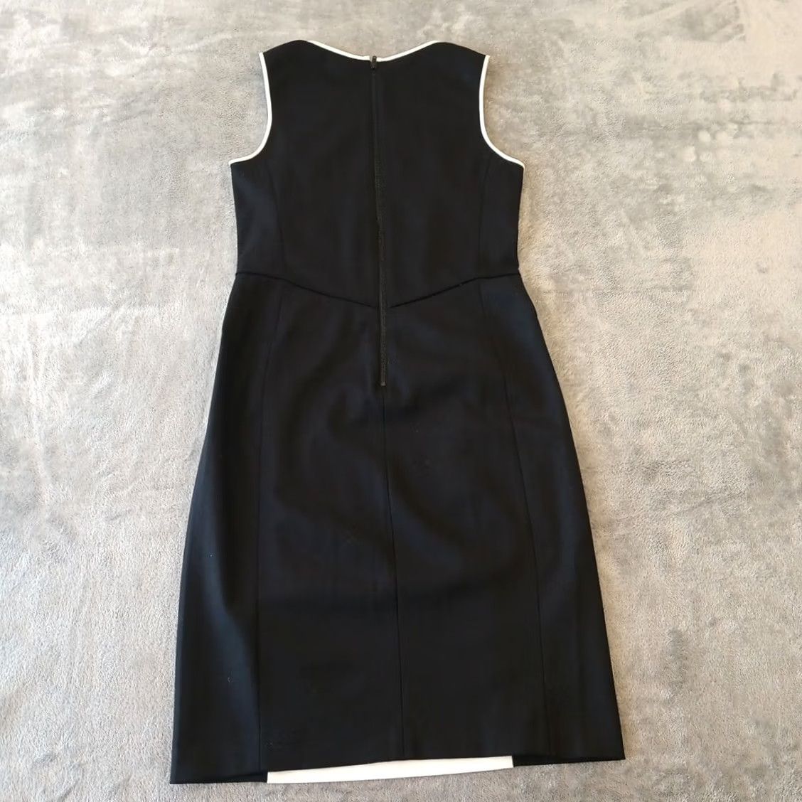 Theory Theory Colorblock Sleeveless Pencil Dress Size 2 Black Knee Length Wool Spandex Regular Women Size XS / US 0-2 / IT 36-38 - 2 Thumbnail