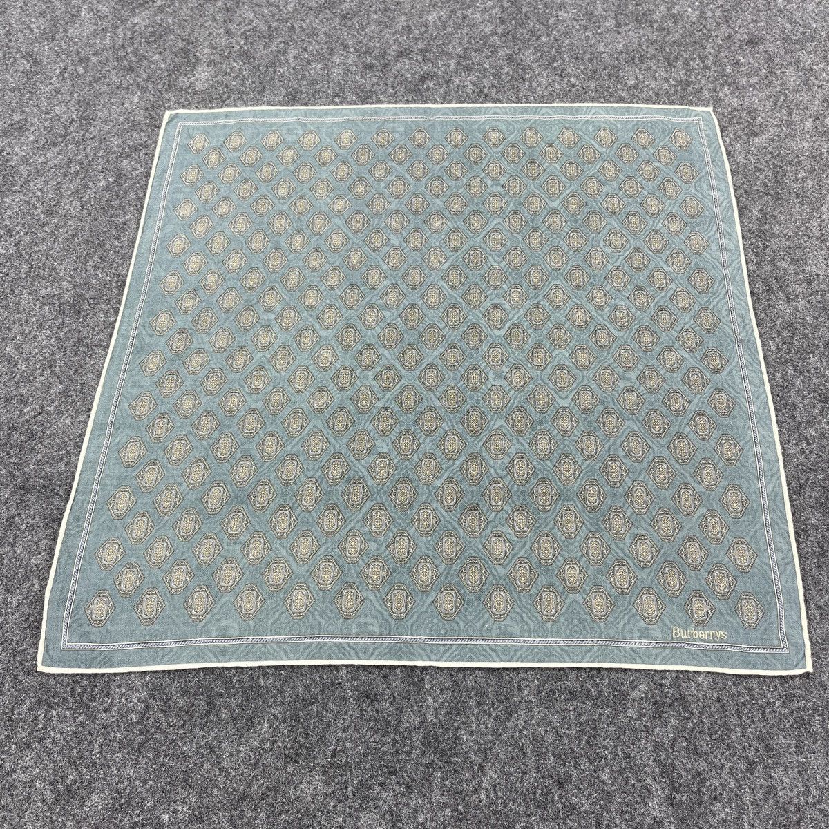 Burberry Vintage Burberrys Handkerchief / Bandana / Neckerchief B272 Size ONE SIZE - 1 Thumbnail