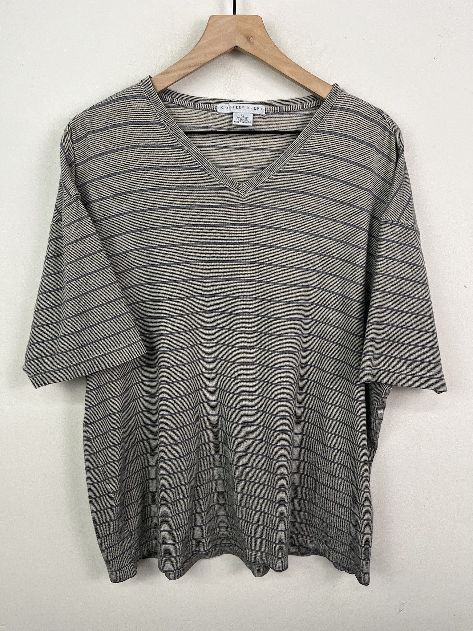 Vintage Vintage Y2K Striped Tan V Neck T Shirt Szie XL Size US XL / EU 56 / 4 - 1 Thumbnail