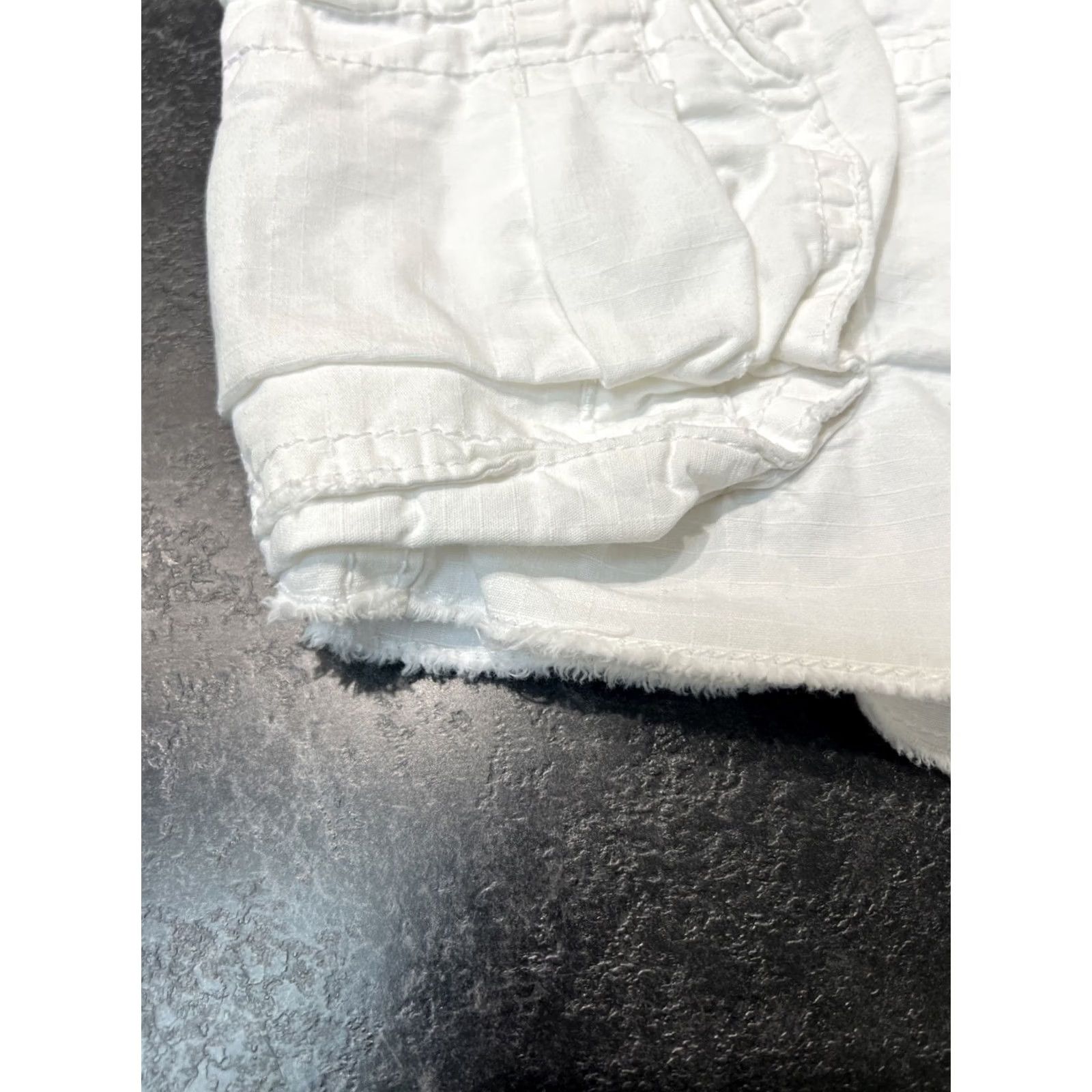 American Eagle Outfitters American Eagle Outfitters Classic Cargo Shorts Mens Size 30 White 10” Inseam Size US 30 / EU 46 - 3 Thumbnail
