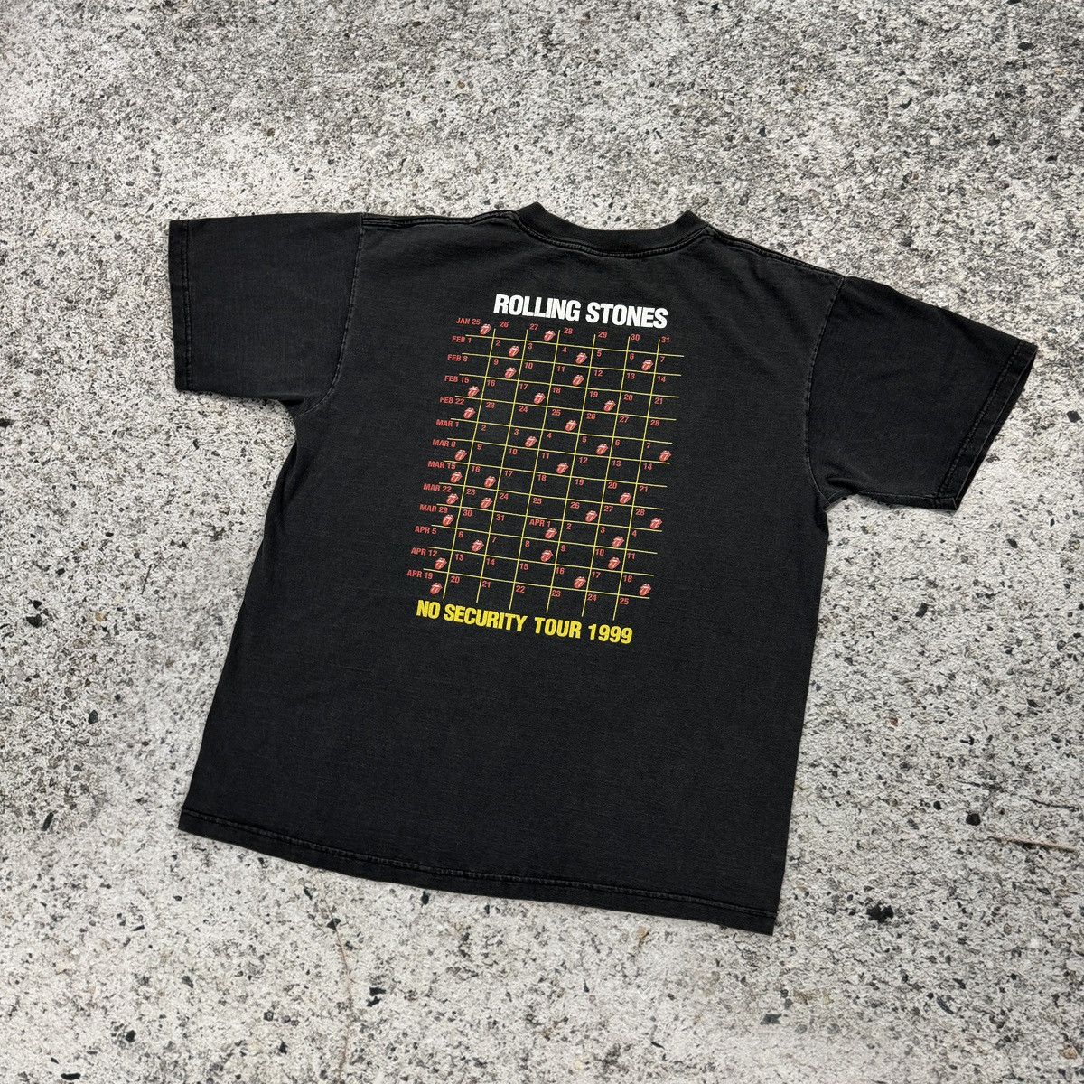 Band Tees 1999 Thrashed Faded Rolling Stones No Security Tour Tee Size US L / EU 52-54 / 3 - 10 Thumbnail