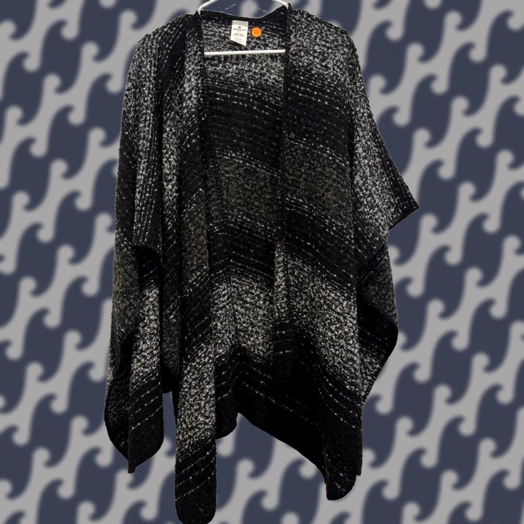 Vintage Woolrich Womens Black Grey Striped Knit Poncho Wrap Shawl Open Front One Size Size ONE SIZE - 1 Thumbnail