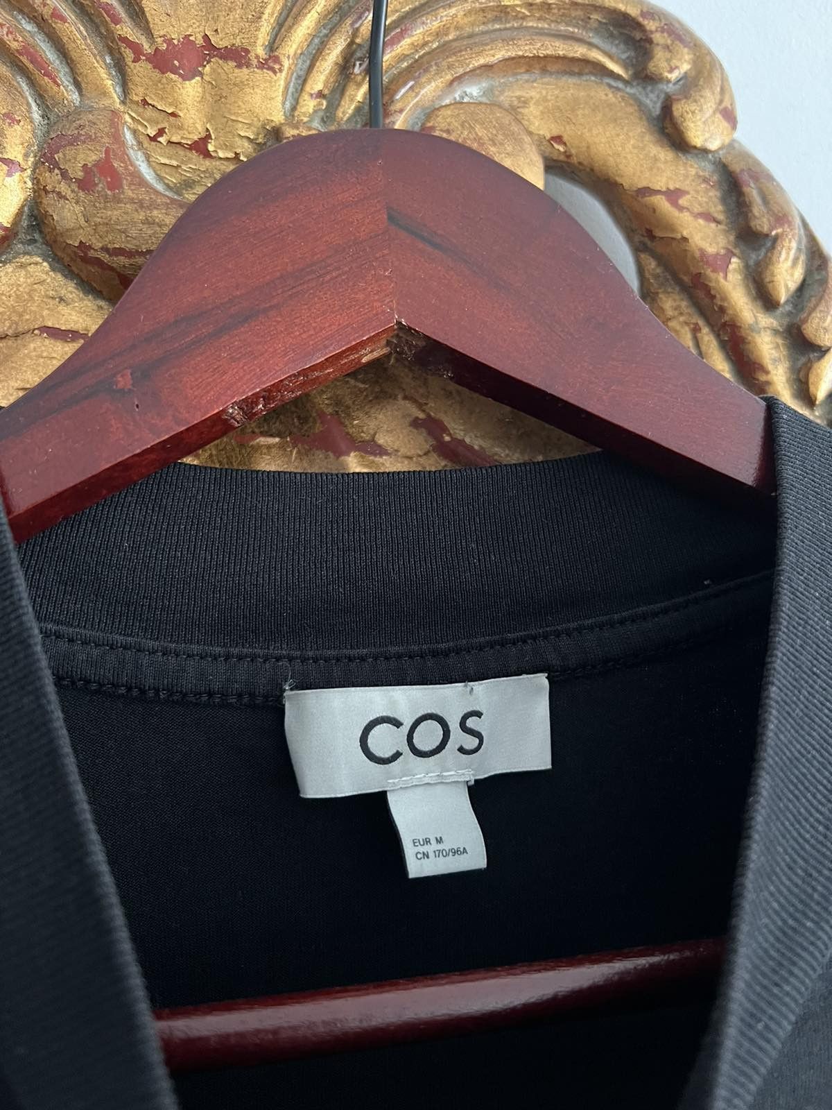 Cos COS WMN BLACK TEE SZ M Size M / US 6-8 / IT 42-44 - 4 Thumbnail
