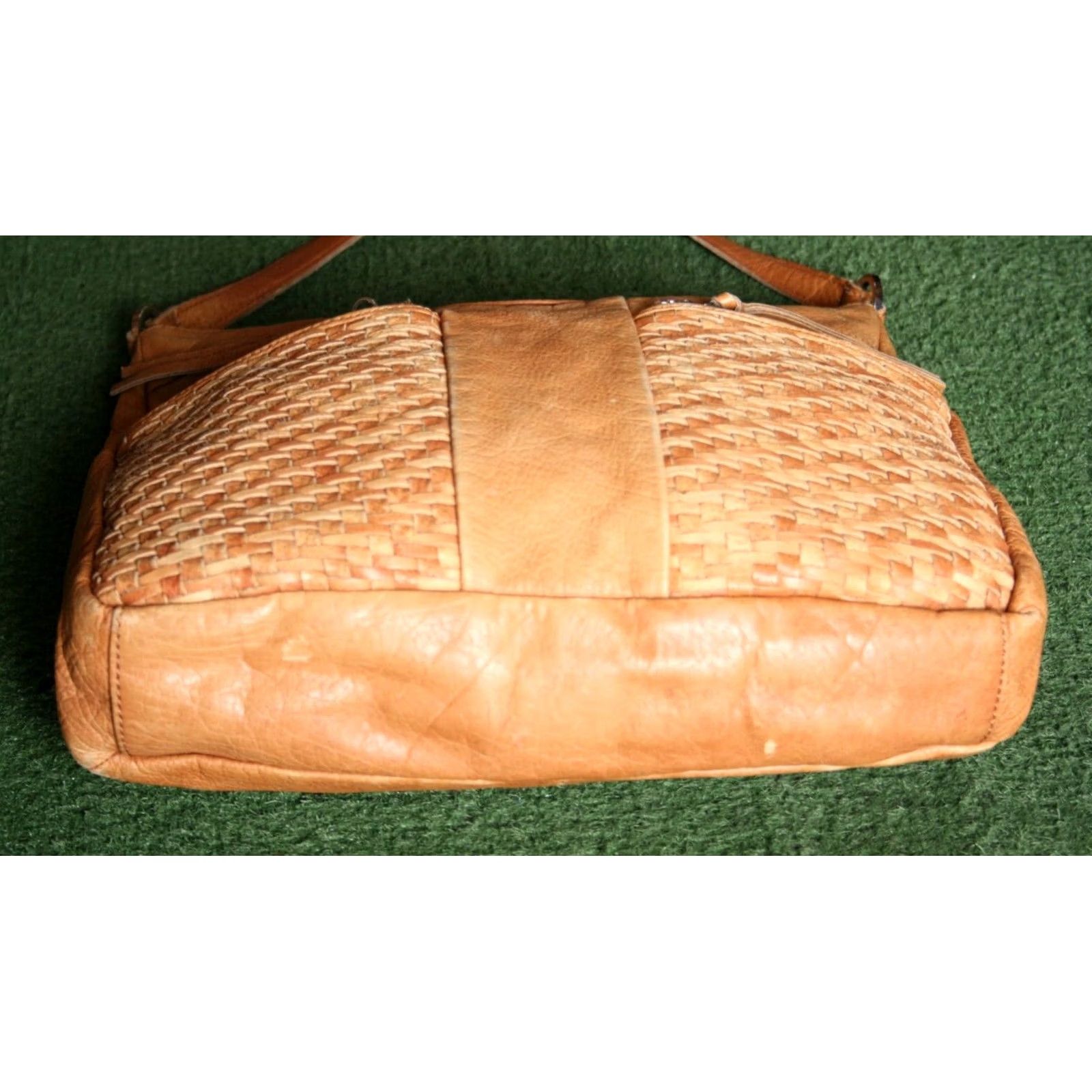 Vintage MARGOT Tan Woven Leather Shoulder Bag Women Medium Tan Leather Shoulder Bag Mens? Size ONE SIZE - 6 Thumbnail