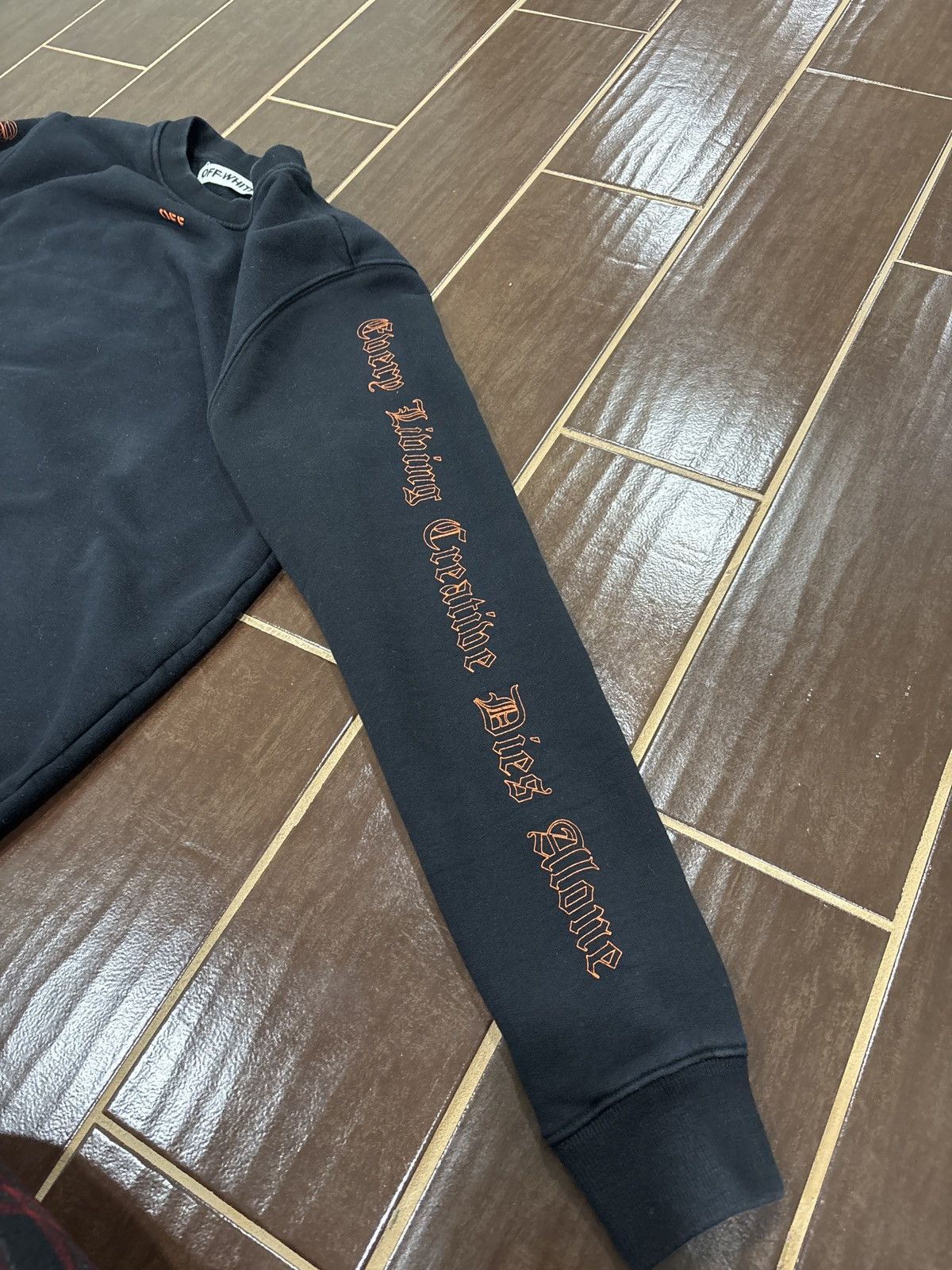 Off-White × Vlone LIGHT WEAR Off-White x Vlone Crewneck Black SZ M/Fits L Size US L / EU 52-54 / 3 - 5 Thumbnail