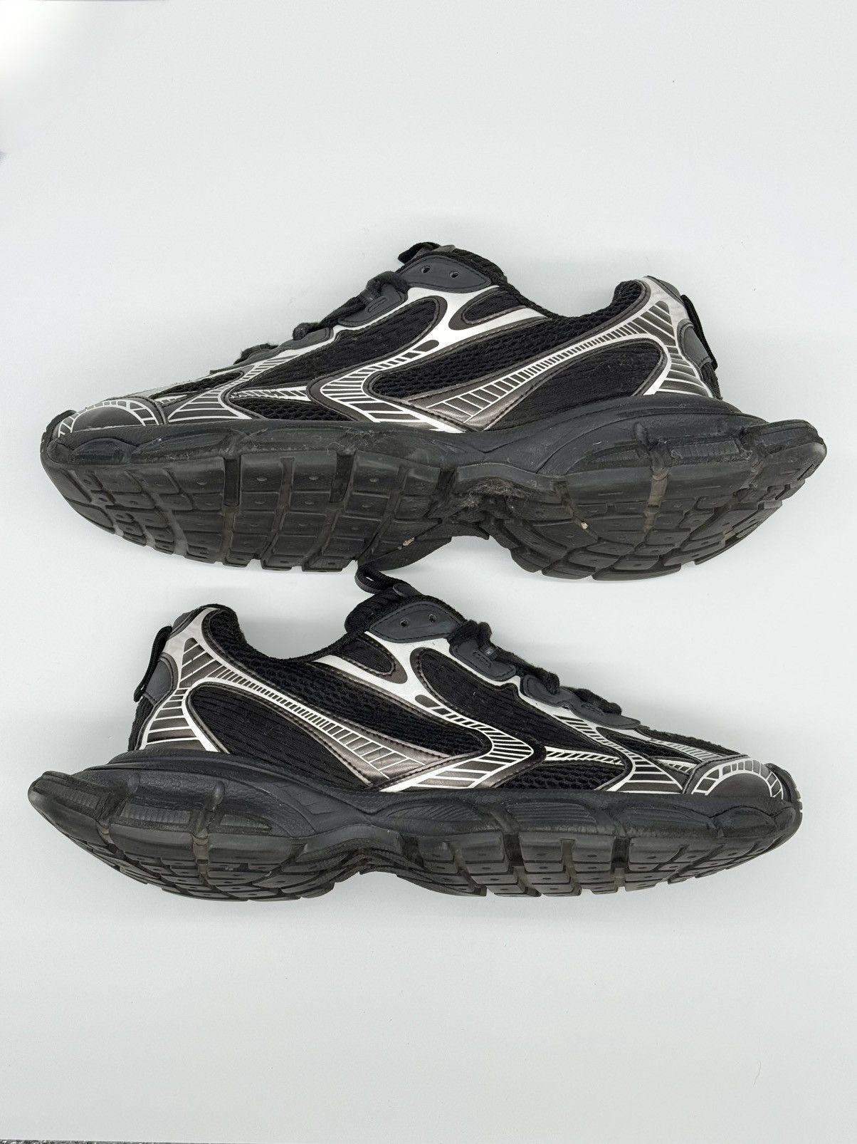 Balenciaga Size 9 - Balenciaga 3XL Sneaker Worn-Out - Black Size US 9 / EU 42 - 2 Thumbnail