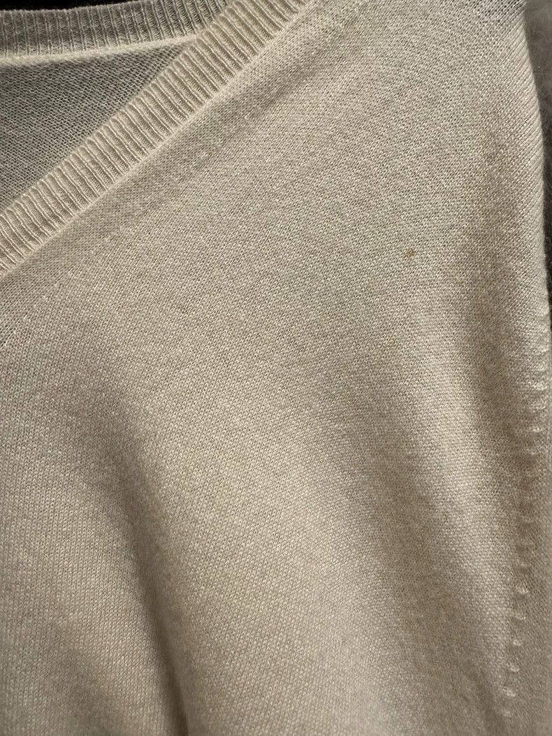 Louis Vuitton Louis Vuitton Cashmere Thin V-Neck Pullover long sleeves 25 Size US M / EU 48-50 / 2 - 3 Thumbnail
