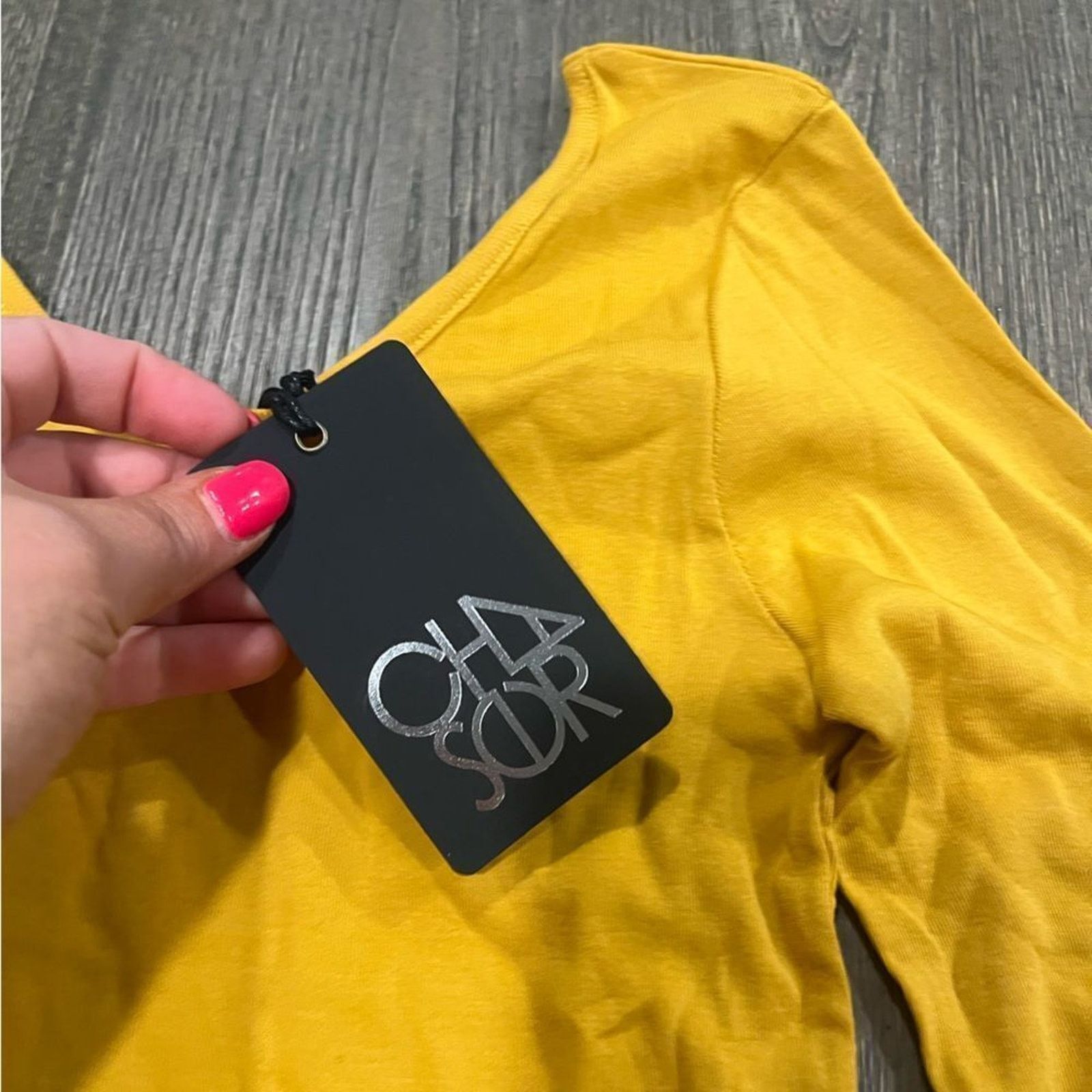 Vintage NWT Chaser Yellow Long Sleeve Scoop Neck T-Shirt Size S Size S / US 4 / IT 40 - 2 Thumbnail