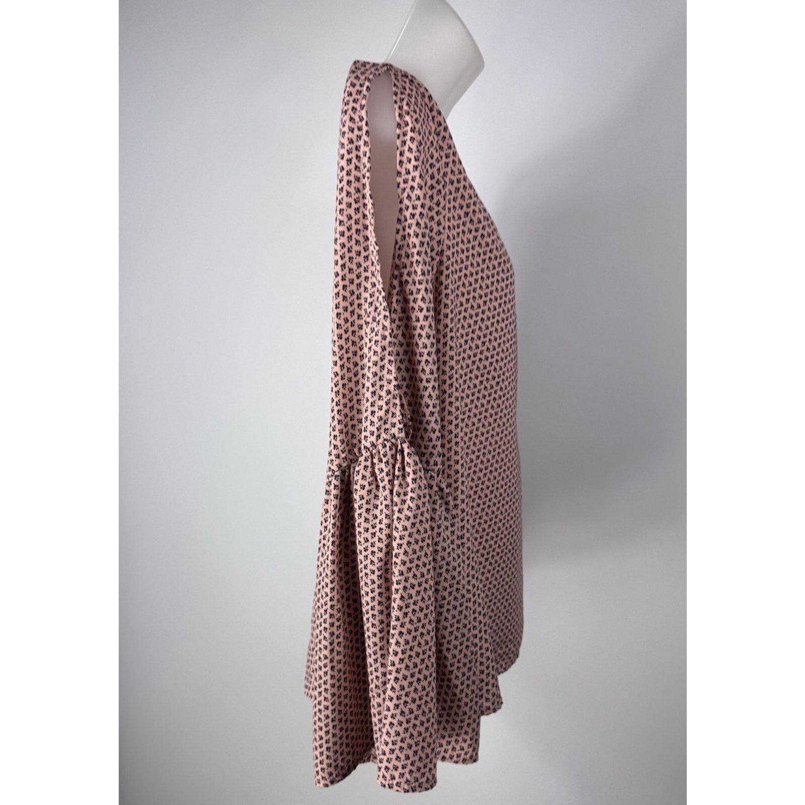Sage Sage Women's Blush Pink & Black Bell Sleeve Blouse Size L Size L / US 10 / IT 46 - 2 Thumbnail