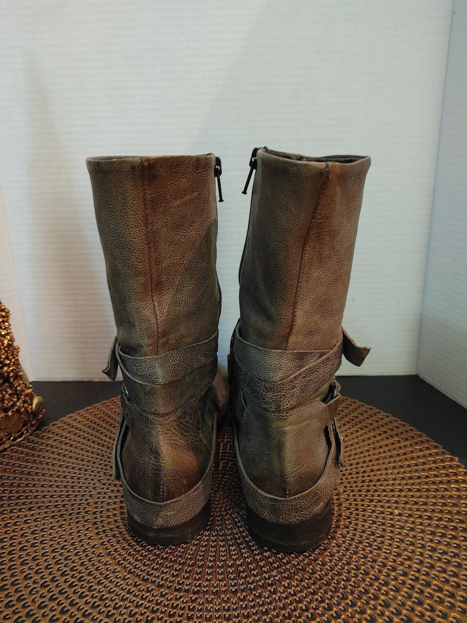 Designer Vera Wang Lavender Kippy Moto Ankle Leather Boots Size 8.5M Size US 8.5 / IT 38.5 - 6 Thumbnail
