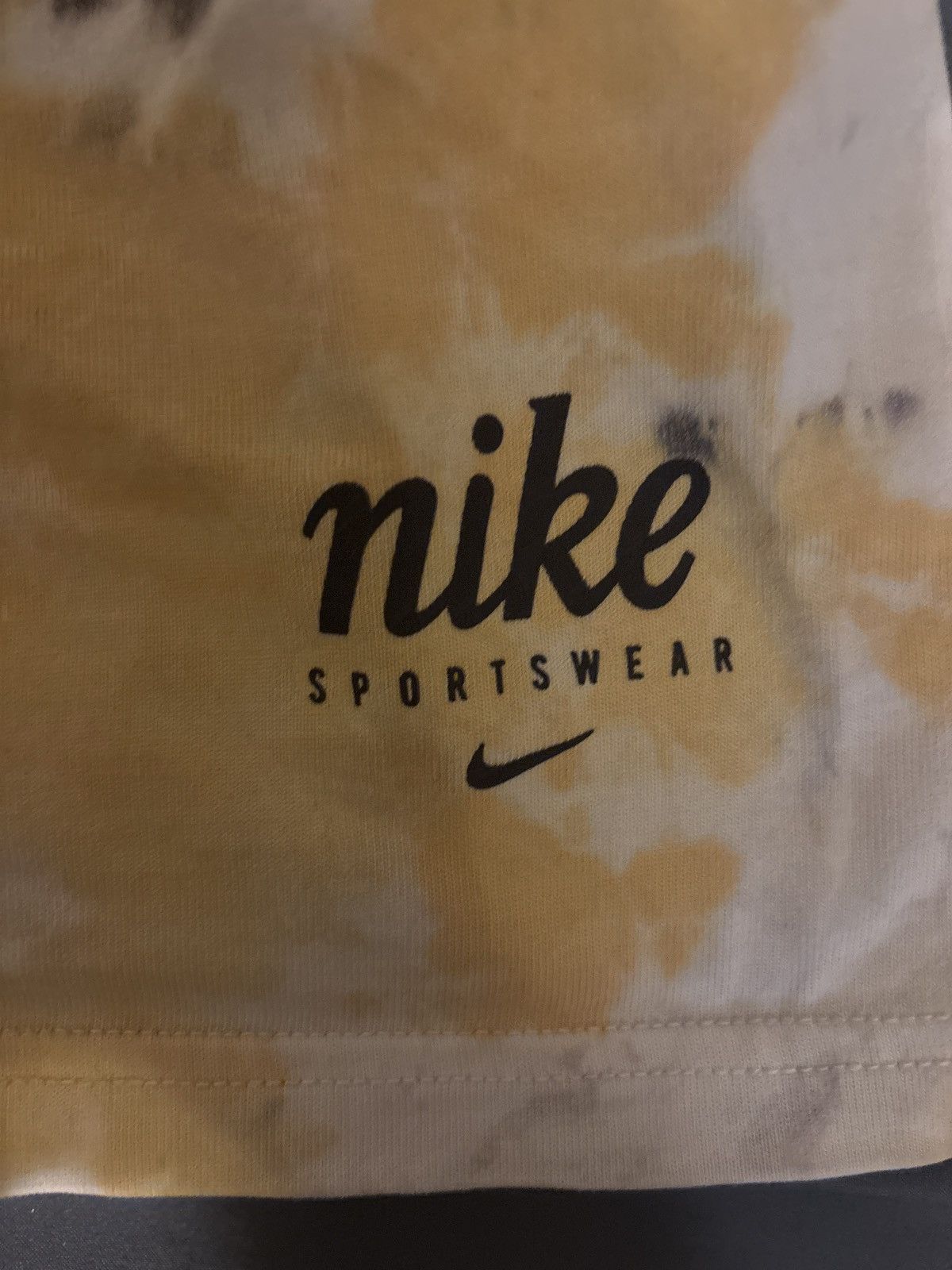 Nike vintage nike sportswear tie-dye Size US L / EU 52-54 / 3 - 3 Thumbnail