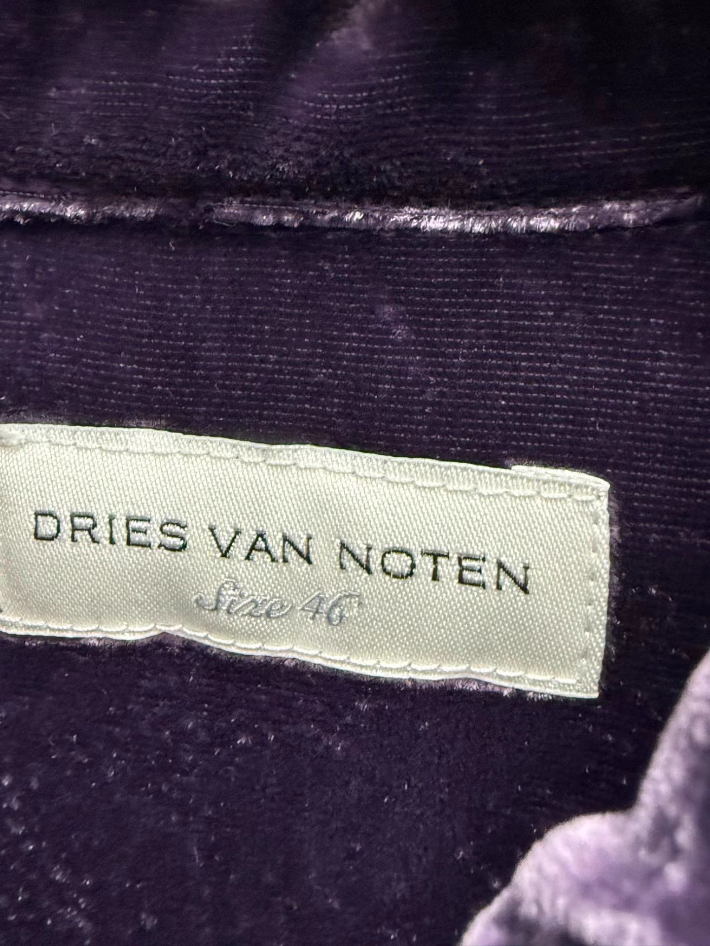 Dries Van Noten Dries van noten Velvet Damask Gemstone Button Shirt K20 Size US S / EU 44-46 / 1 - 4 Thumbnail