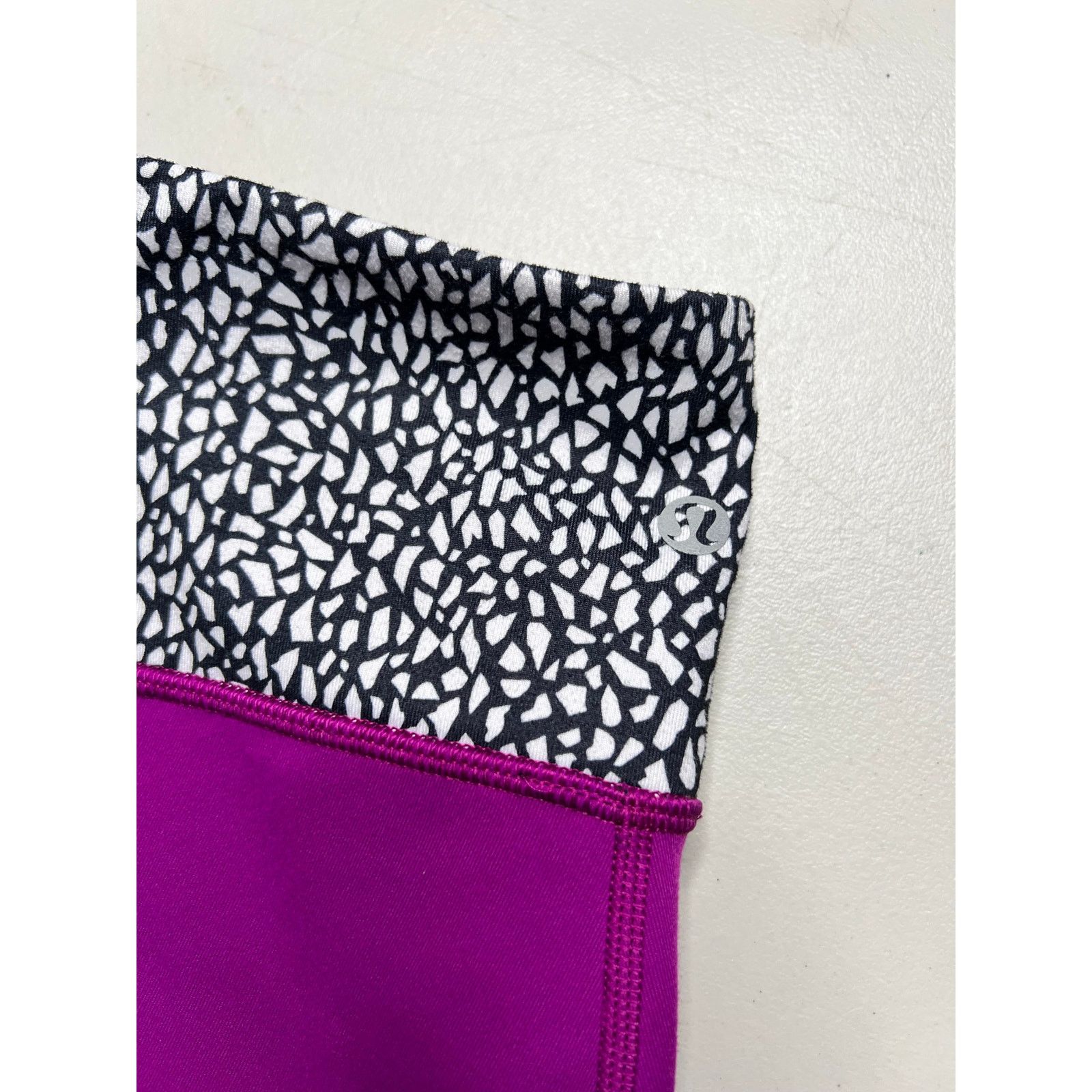 Lululemon Lululemon Wunder Under Leggings Sz 6 Pink Black White Size US 6 / EU 39 - 11 Thumbnail