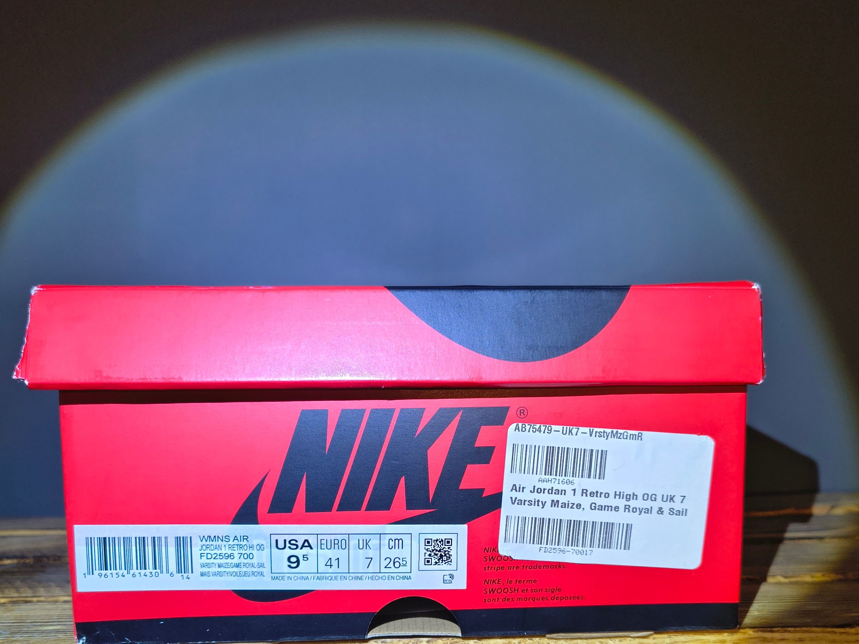 Nike Nike Women's Air Jordan 1 Retro High OG "Reverse Laney" - DS Size US 9.5 / IT 39.5 - 8 Thumbnail