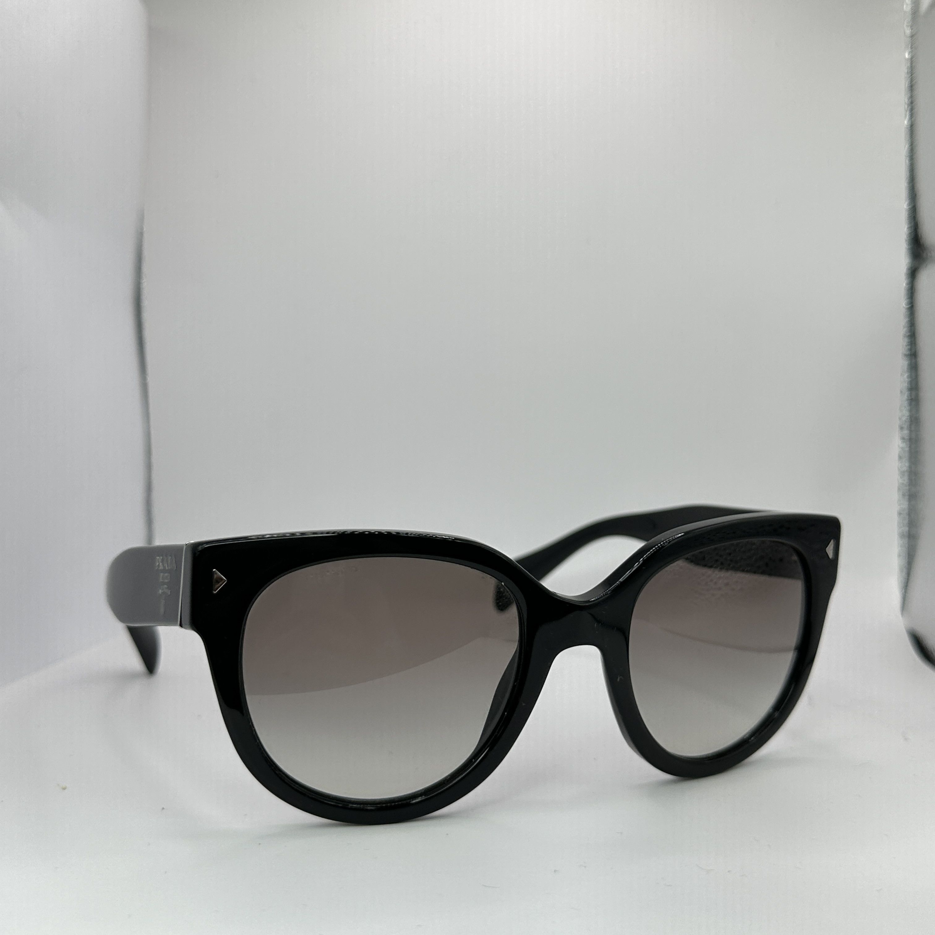 Prada × Vintage Vintage Prada Swing Cat Eye Sunglasses 00s Size ONE SIZE - 4 Thumbnail