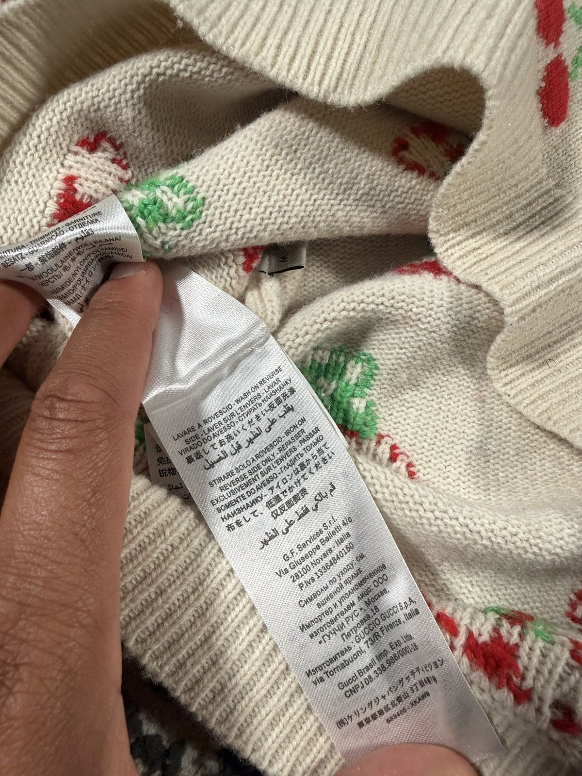 Gucci Gucci Wool Cherry Sweater Pullover Size Small Cream/Red Size S / US 4 / IT 40 - 5 Thumbnail