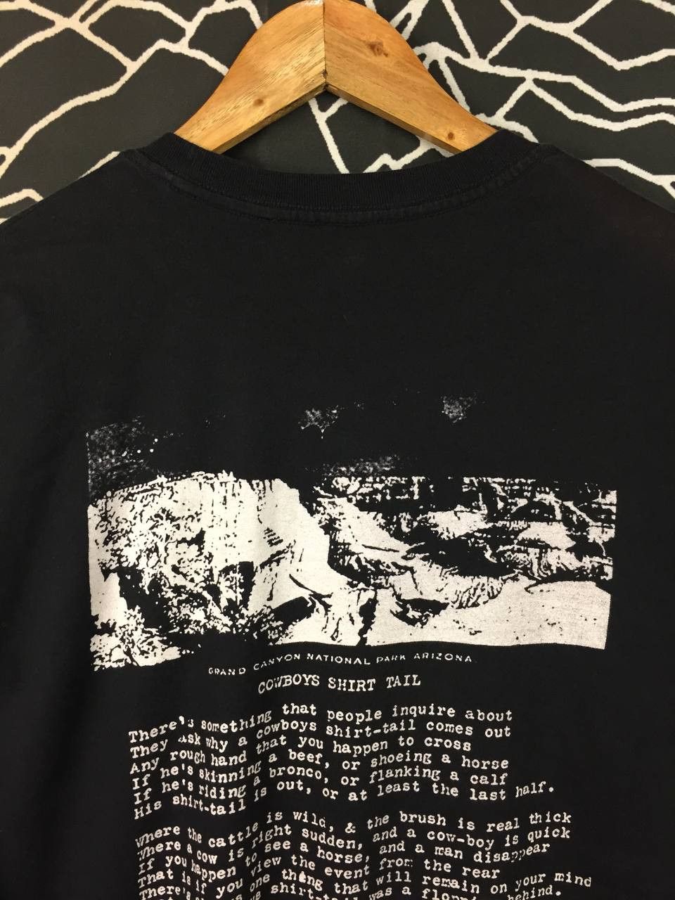 Levi's Levi Strauss & Co. Cowboys Shirt Tail Longsleeve Graphic Tee Size US M / EU 48-50 / 2 - 3 Thumbnail
