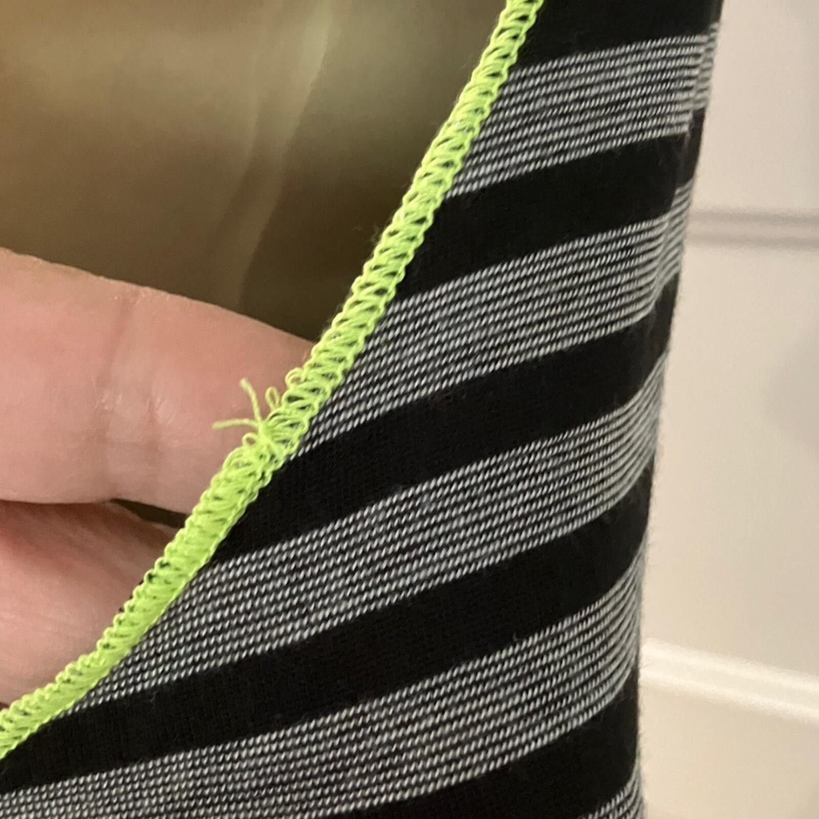 Everlane Striped Black and White Workout Muscle Tee Size L / US 10 / IT 46 - 6 Thumbnail