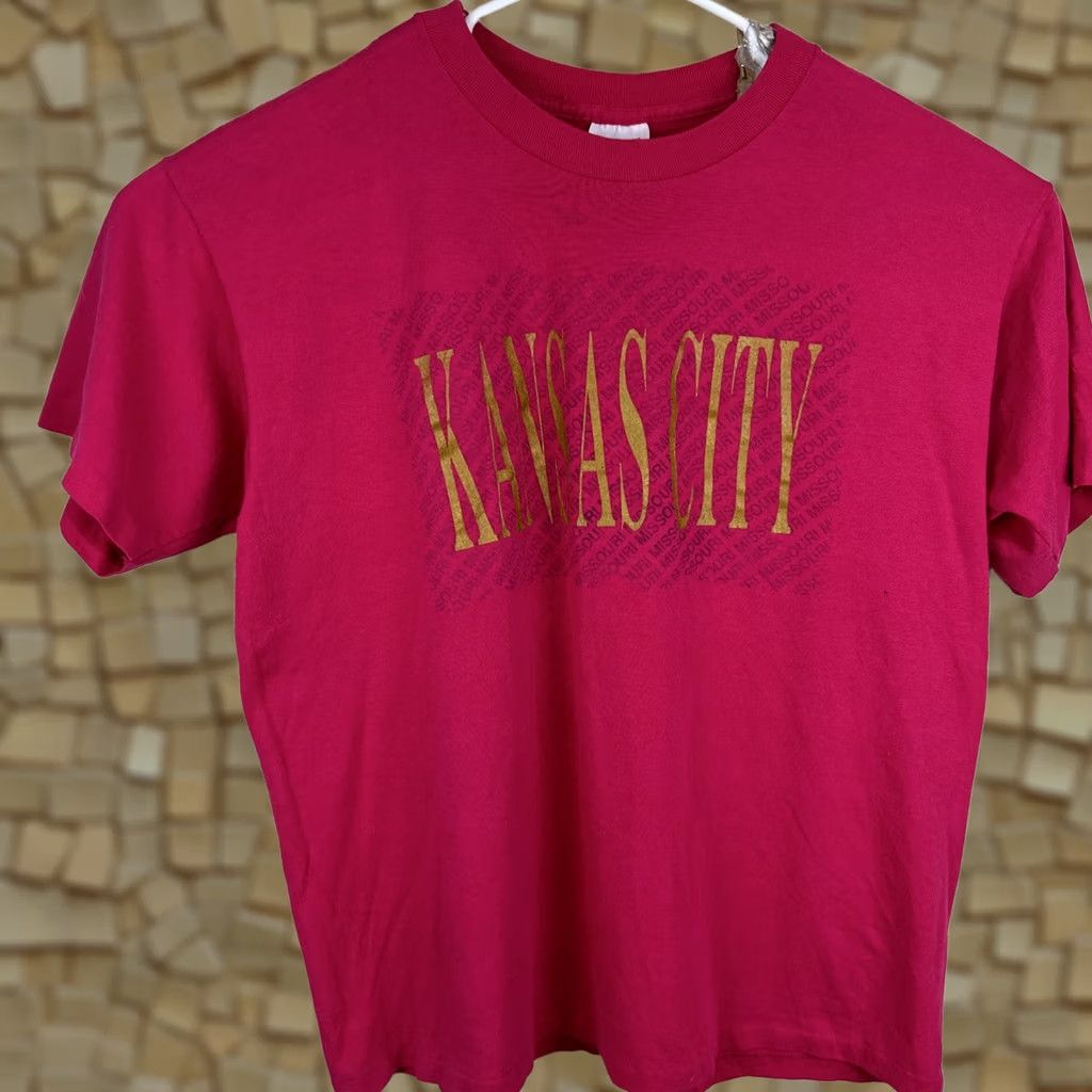 Vintage VINTAGE Kansas City T Shirt Adult XL Pink Missouri MO Destination Logo Graphic Print 90s Kansas City Mens Size US XL / EU 56 / 4 - 1 Thumbnail
