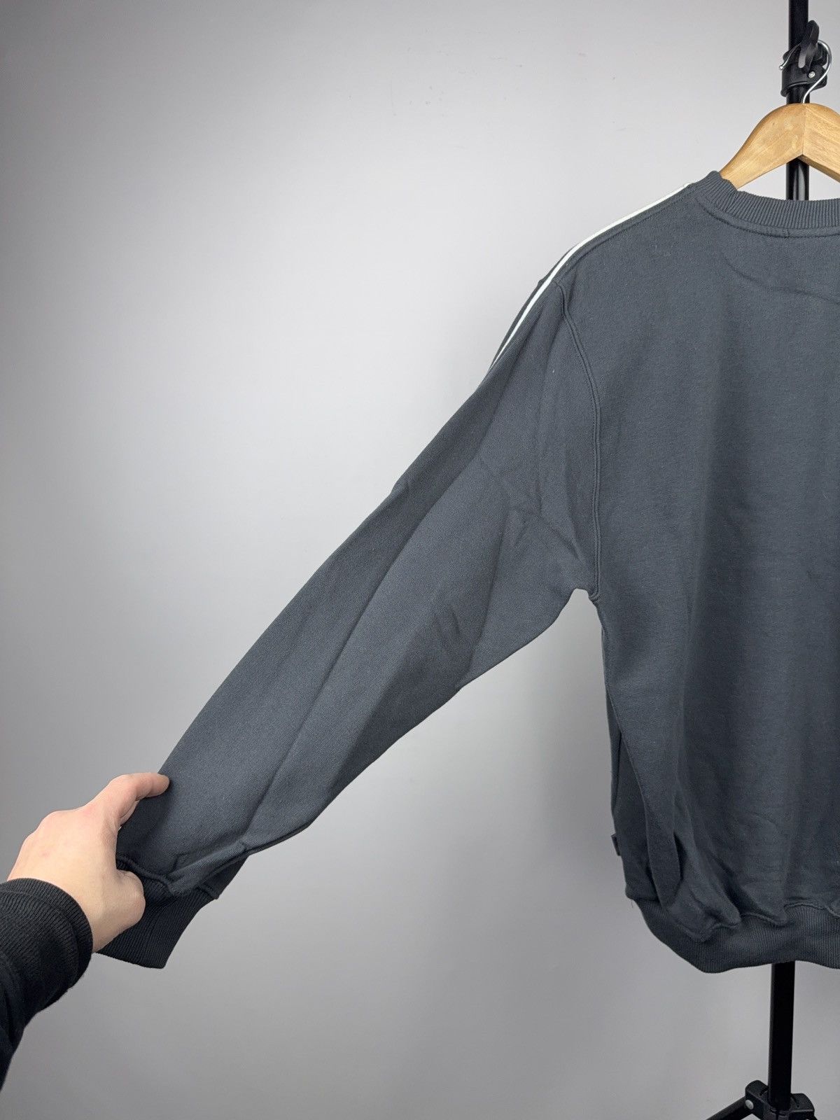 Adidas Vintage Adidas Big Central Logo Sweatshirt Grey Y2K 2001 Size US S / EU 44-46 / 1 - 11 Thumbnail