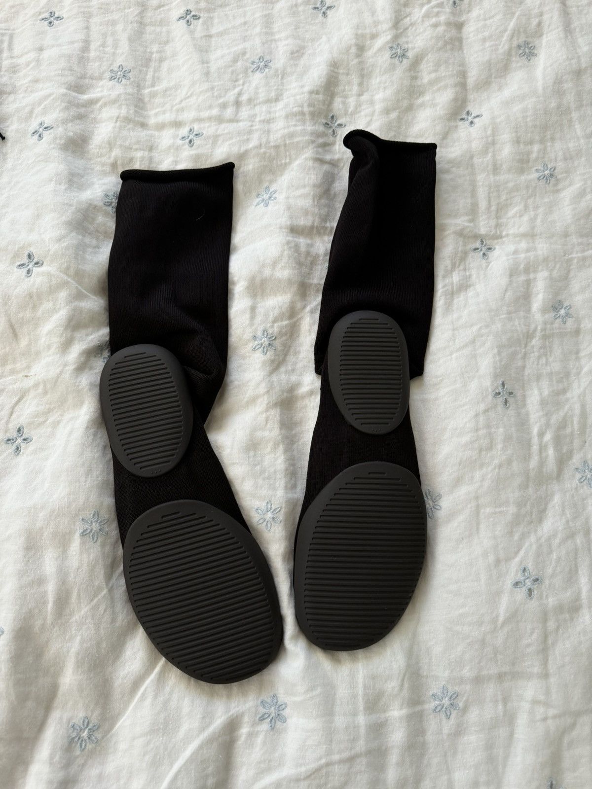 Kanye West YZY PODS Size US 12 / EU 45 - 2 Thumbnail