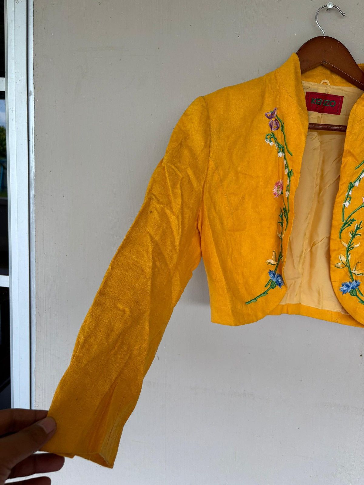 Kenzo Kenzo Cropped Jacket Embroidered Floral Design Buttonless Size US M / EU 48-50 / 2 - 3 Thumbnail