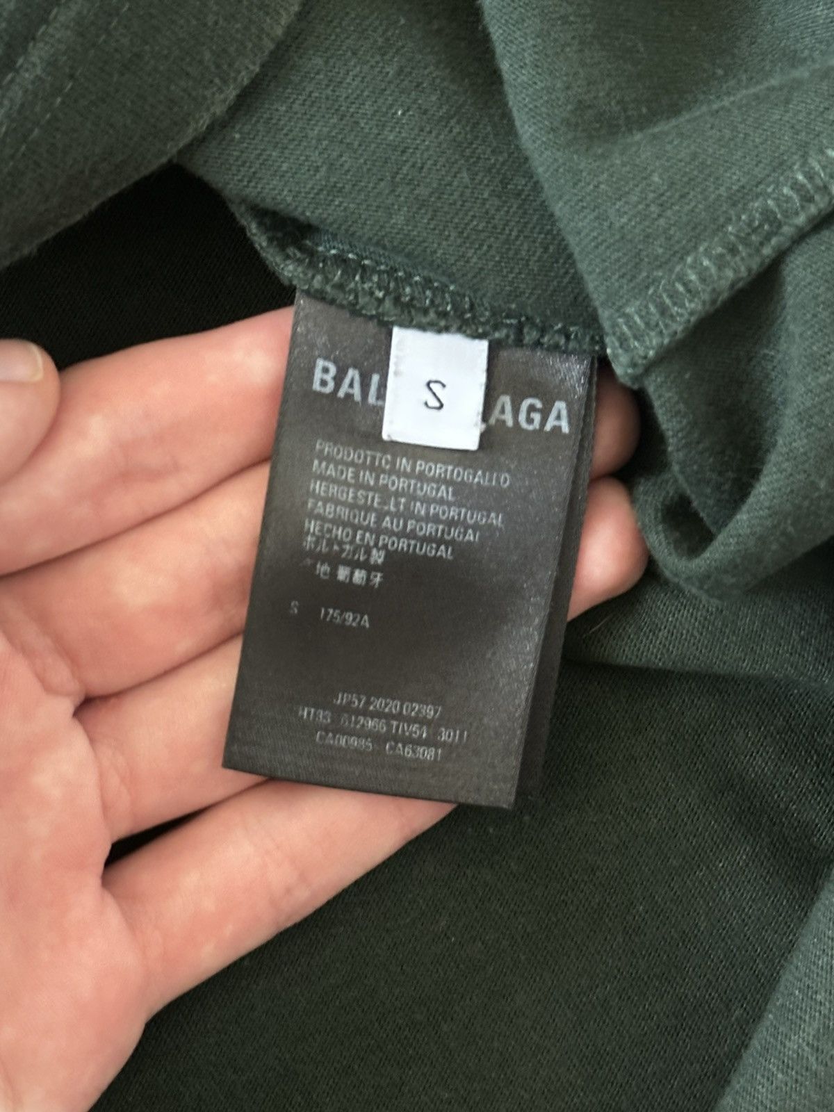 Balenciaga balenciaga copyright tshirt Size US L / EU 52-54 / 3 - 4 Thumbnail