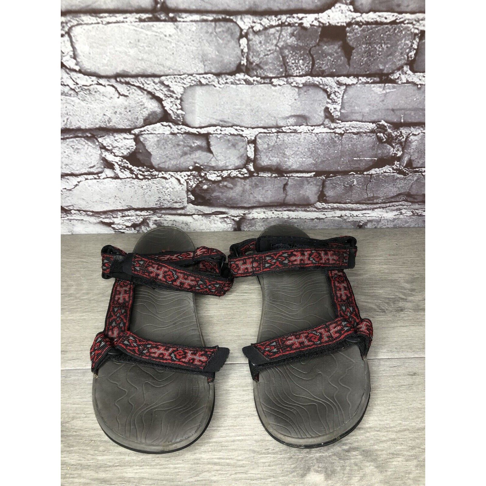 Teva Teva Hurricane 3 Red Black Lizard Print Nylon Strappy Hiking Size US 7 / EU 40 - 14 Thumbnail